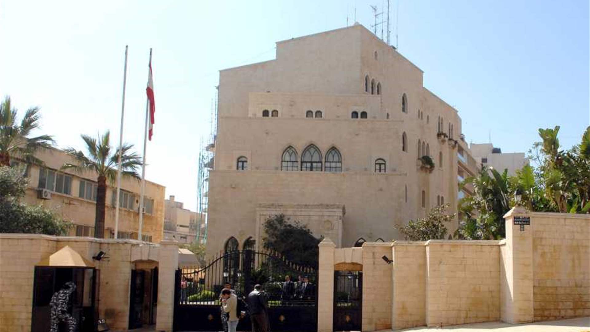 تكتل التوافق الوطني النيابي في عين التنية: طلبنا من بري أن لا يكف ولا يمل عن الدعوة للحوار 