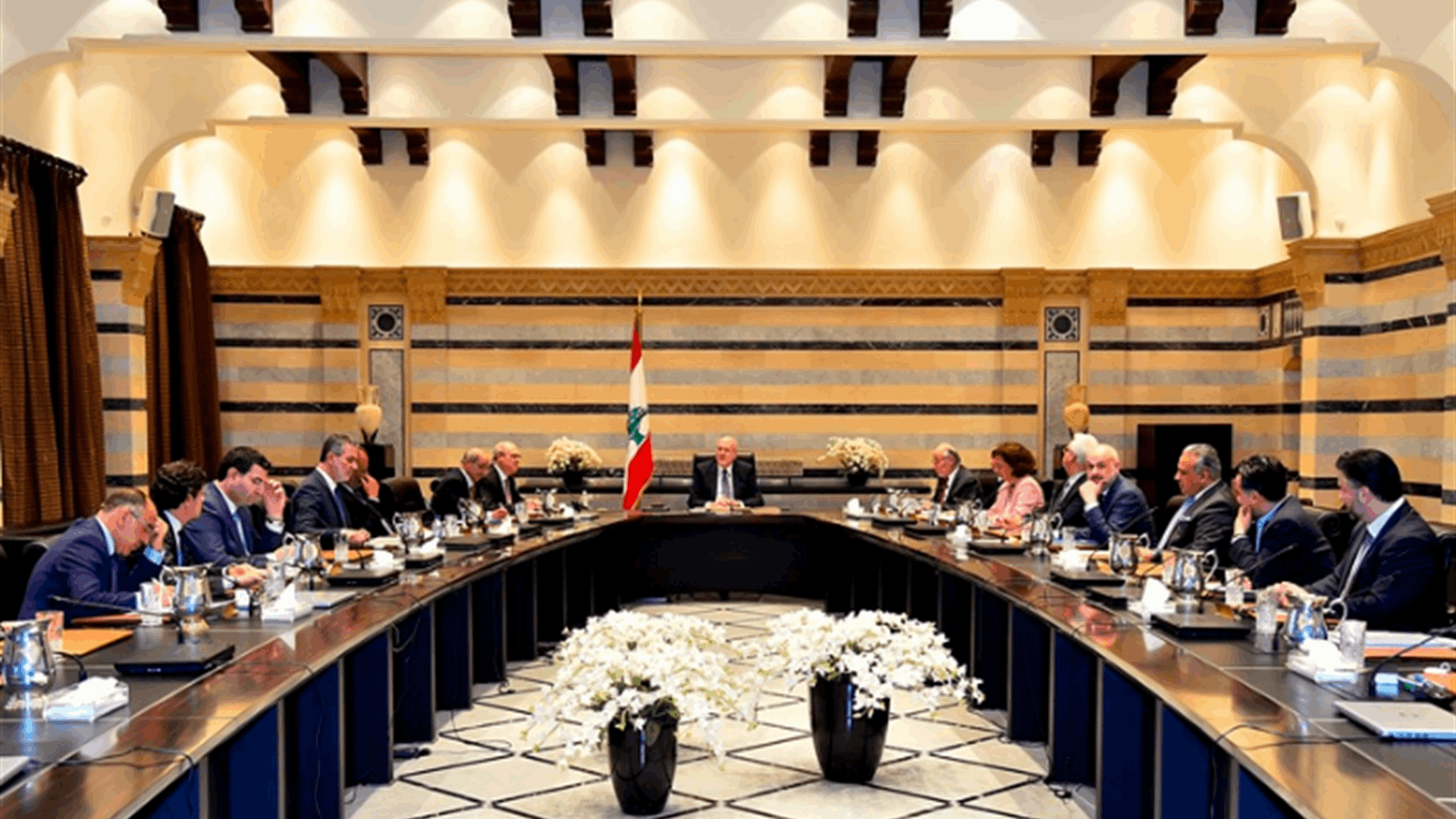 مجلس الوزراء أكد وجوب عودة النازحين وأقر العقد بالتراضي في تعيين المحامين الفرنسيين