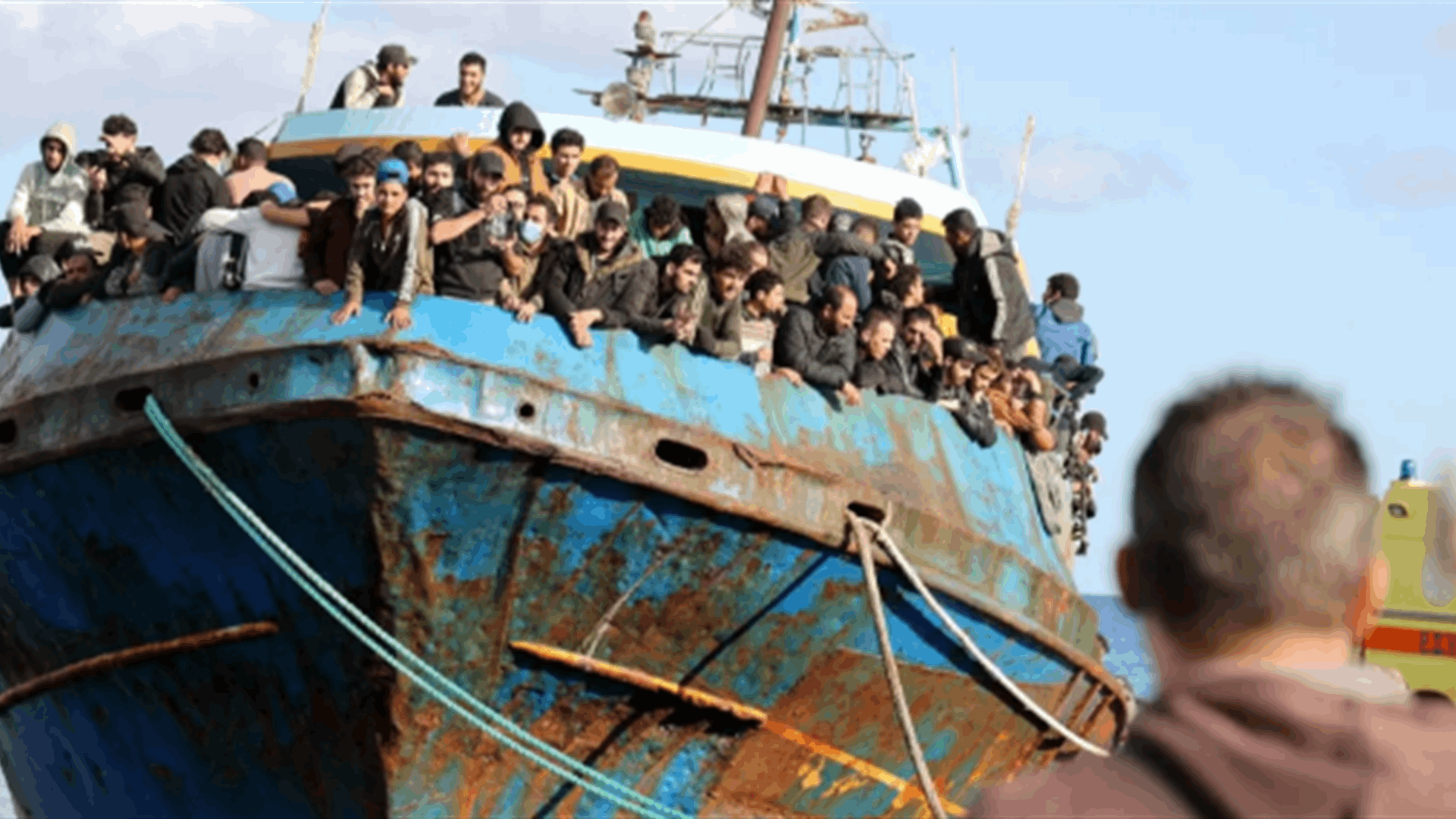 مقتل 59 شخصاً على الأقل في غرق زورق مهاجرين قبالة سواحل اليونان