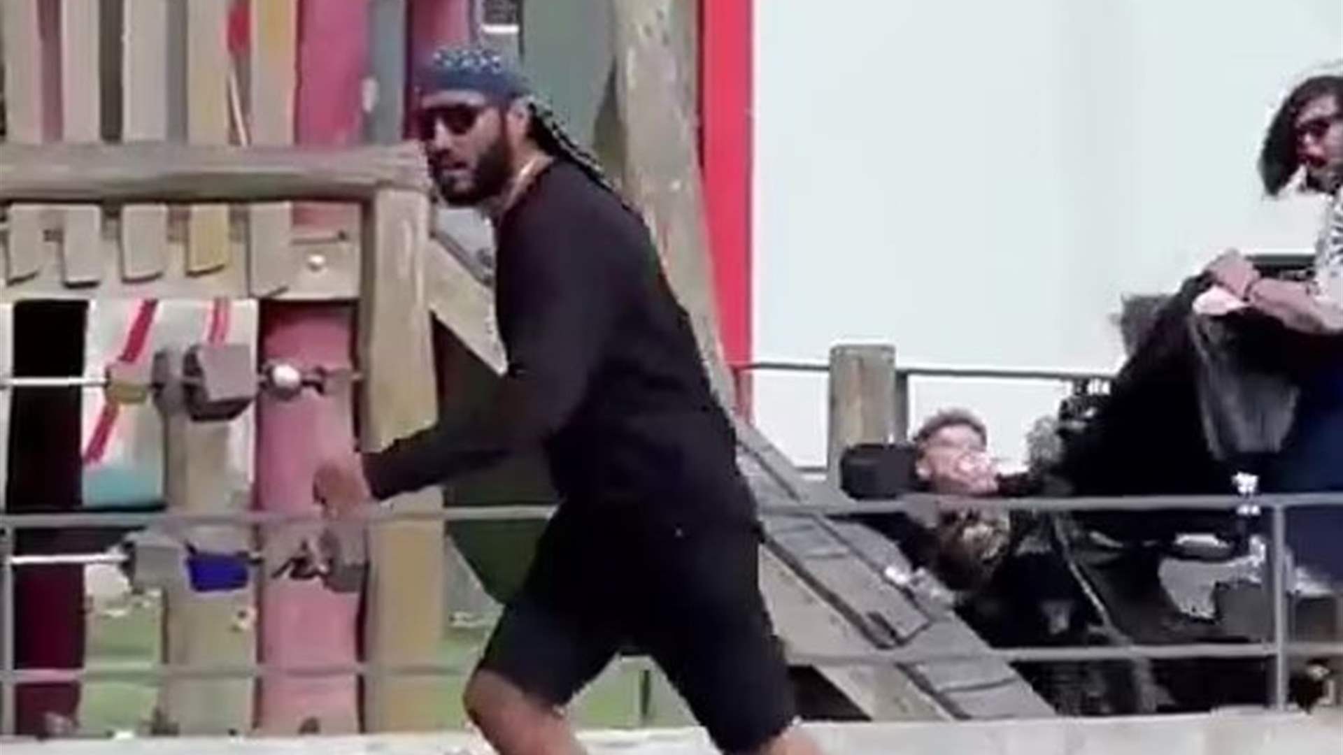 نقل لاجئ سوري طعن بالغَين وأربعة أطفال في فرنسا إلى مصحّ عقلي