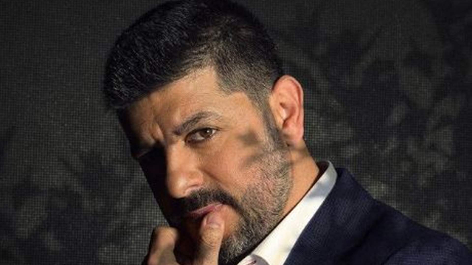 أمونة عيد زوجة طوني عيسى تخطف الأنظار بجمالها في عيد ميلاده (صور)