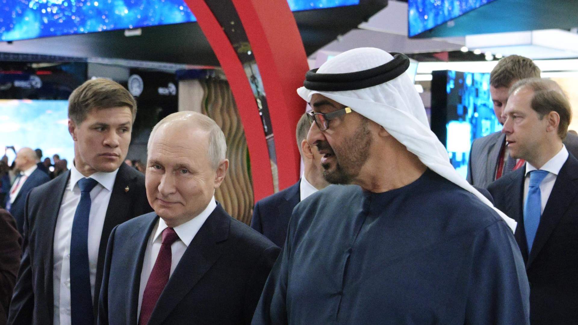 Putin and Bin Nahyan meet at St. Petersburg Forum to discuss cooperation and tourism
