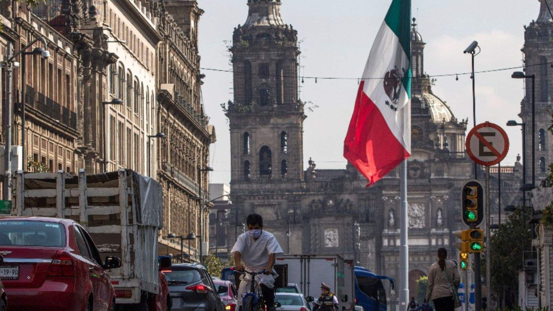 Mexico authorities find 129 migrants packed in cargo truck