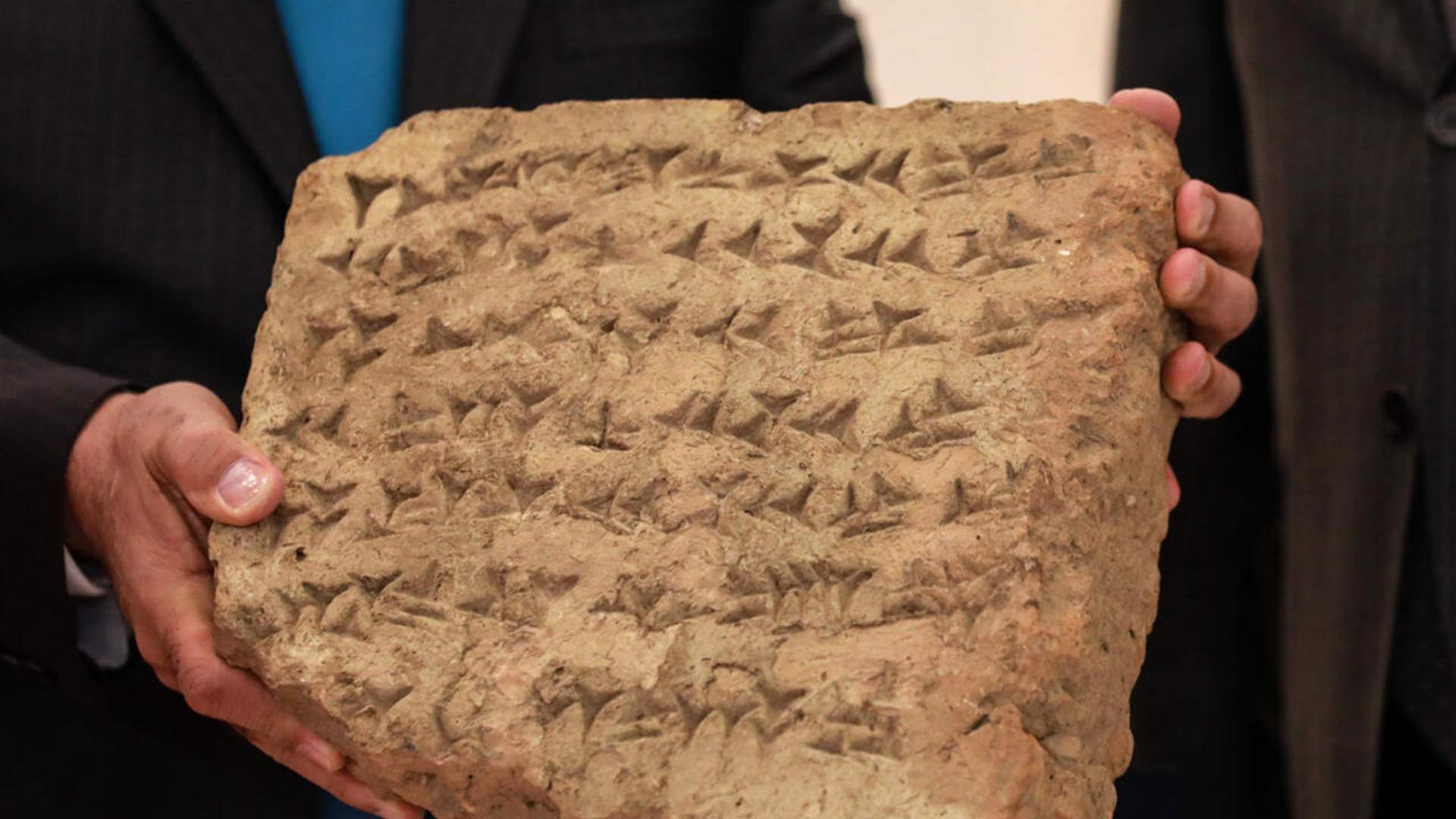 Iraq unveils ancient stone tablet returned by Italy