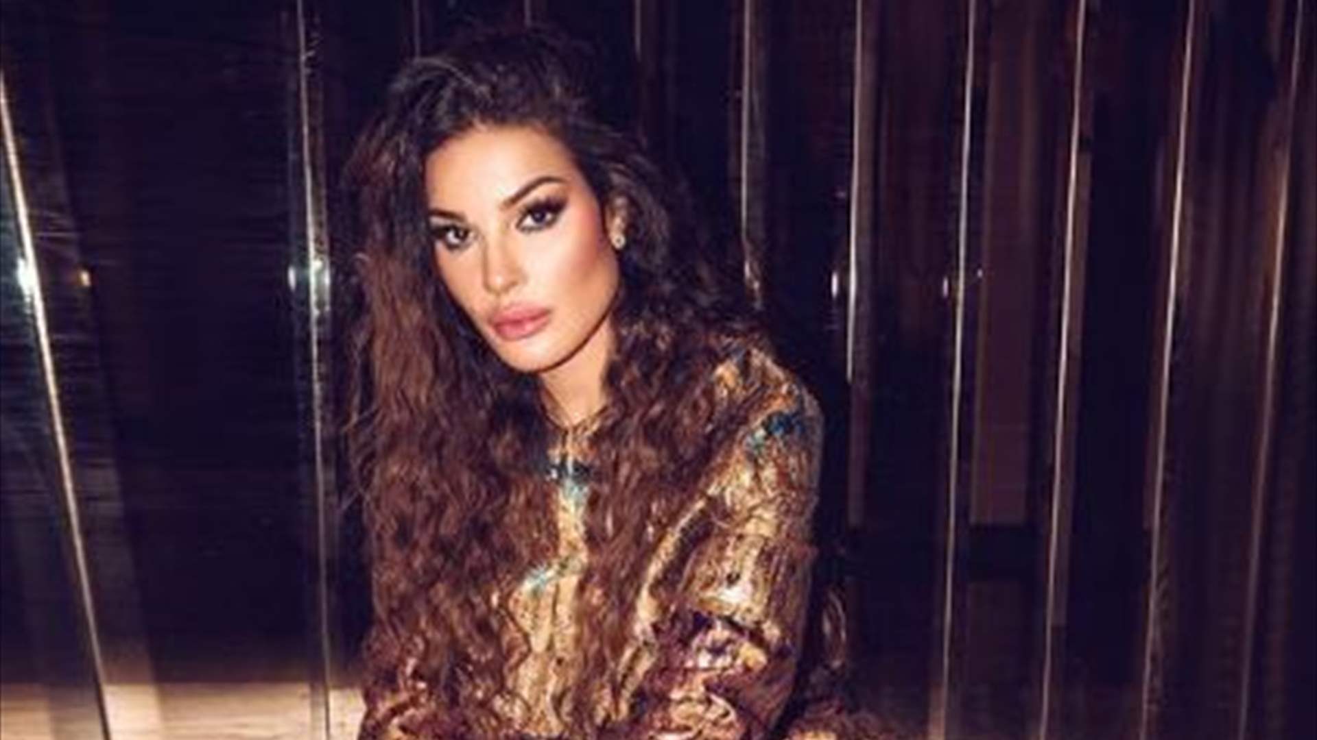 نادين نسيب نجيم تتعرّض للانتقادات... كافيار فاخر في غرفتها الباريسيّة