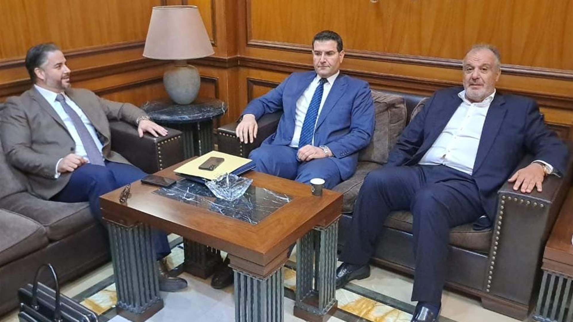 لقاء تنسيقي وزاري ثلاثي: لمتابعة الملفات التي تحافظ على الاقتصاد الوطني 