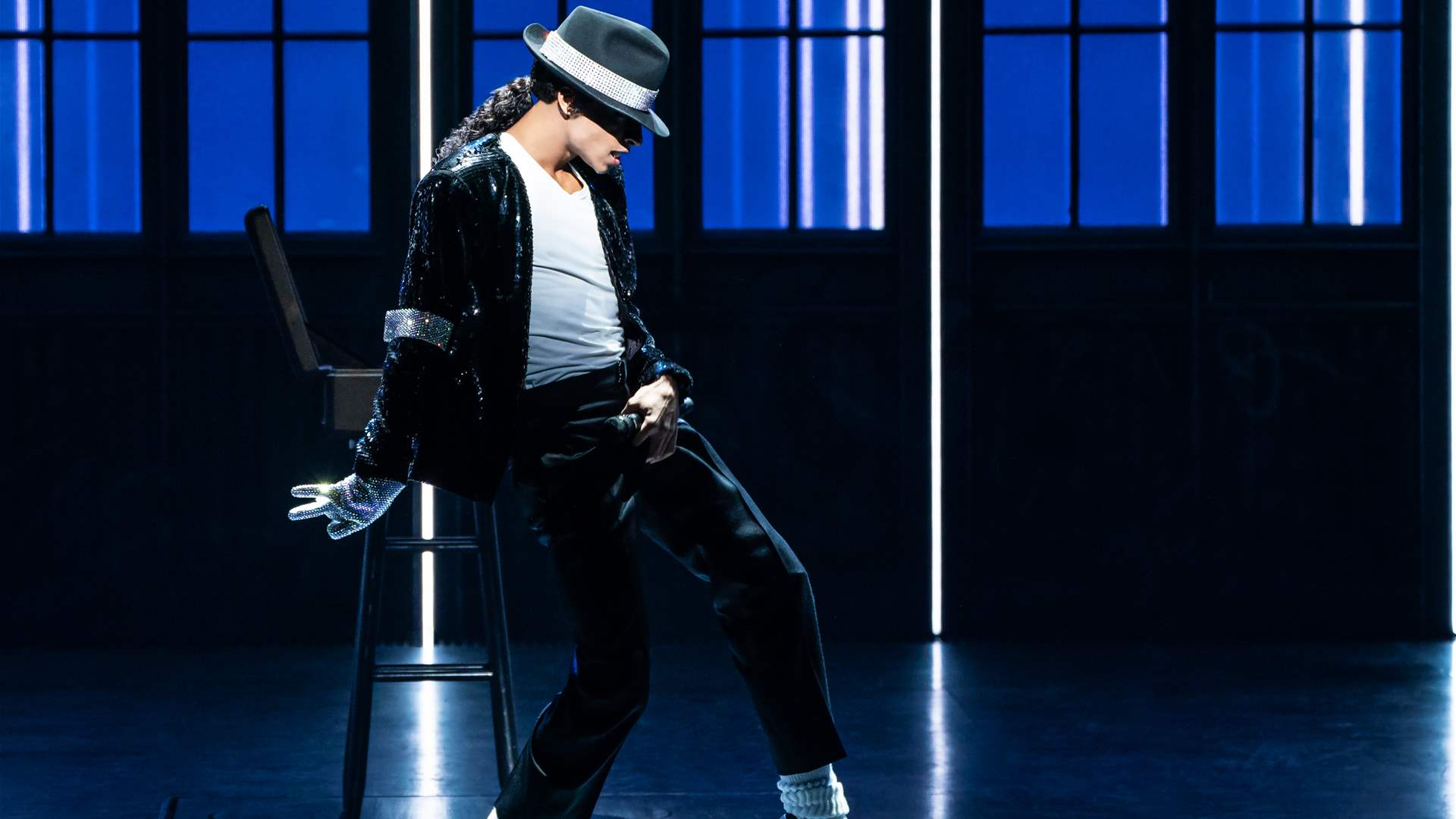 Michael Jackson&#39;s moonwalk fedora up for auction in Paris