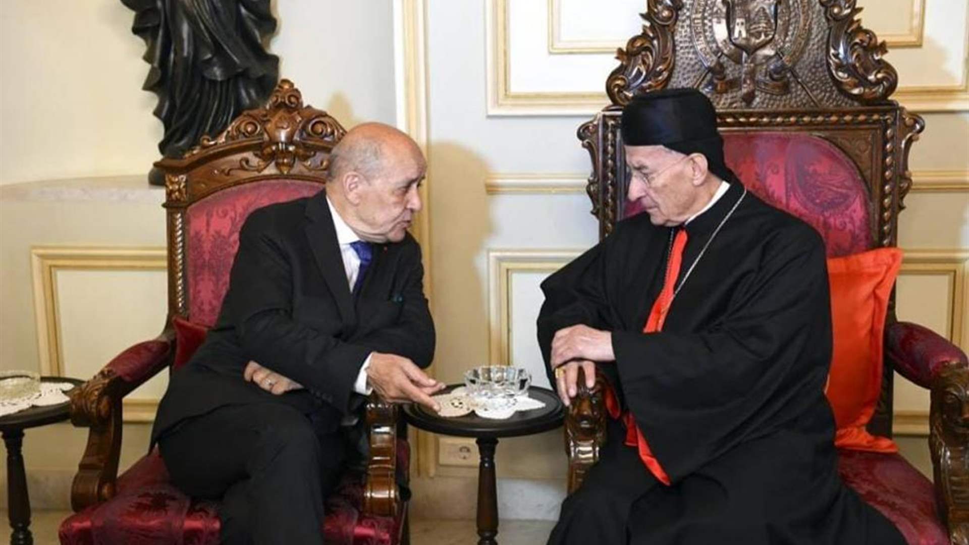 لودريان يتقصى أسماء الوسطيين (نداء الوطن)  