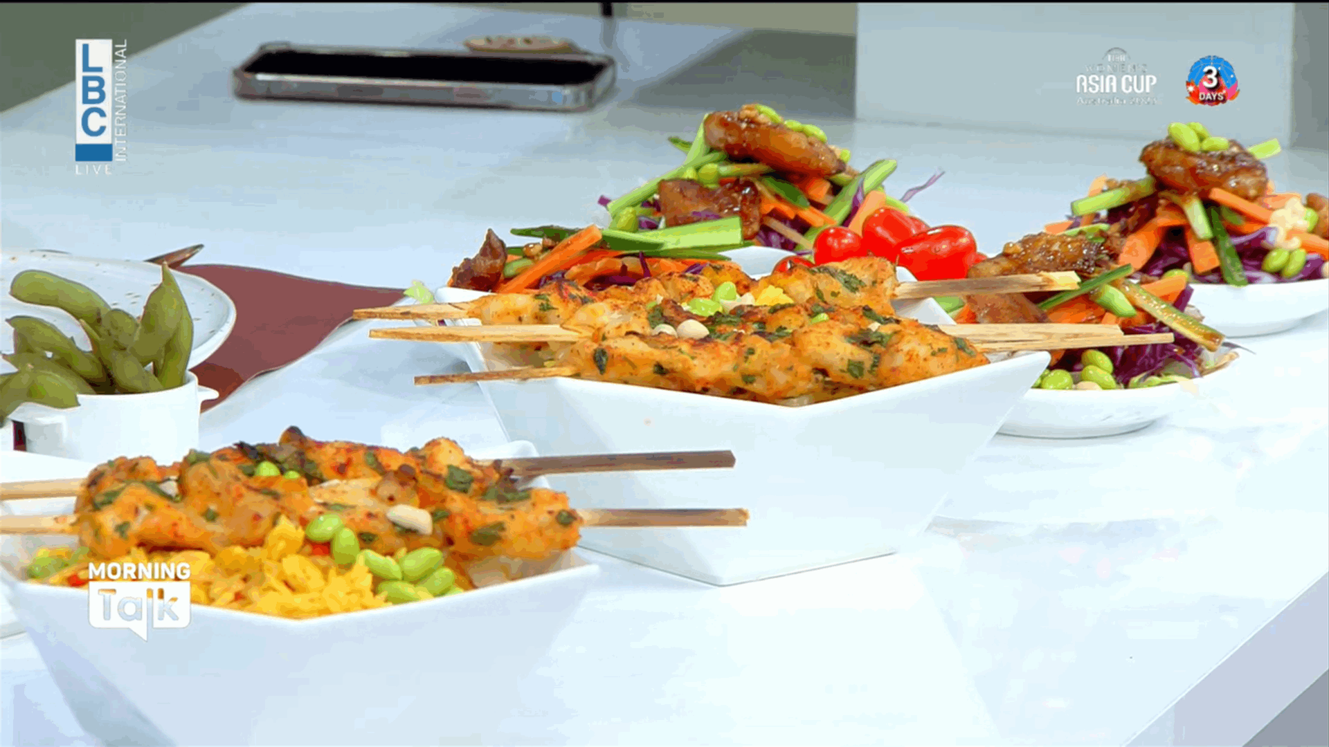 وصفات أجنبية مميزة مع الشيف فادي زغيب... إليكم طريقة تحضير Fish Skewers Grill وAsian Salad  (فيديو)