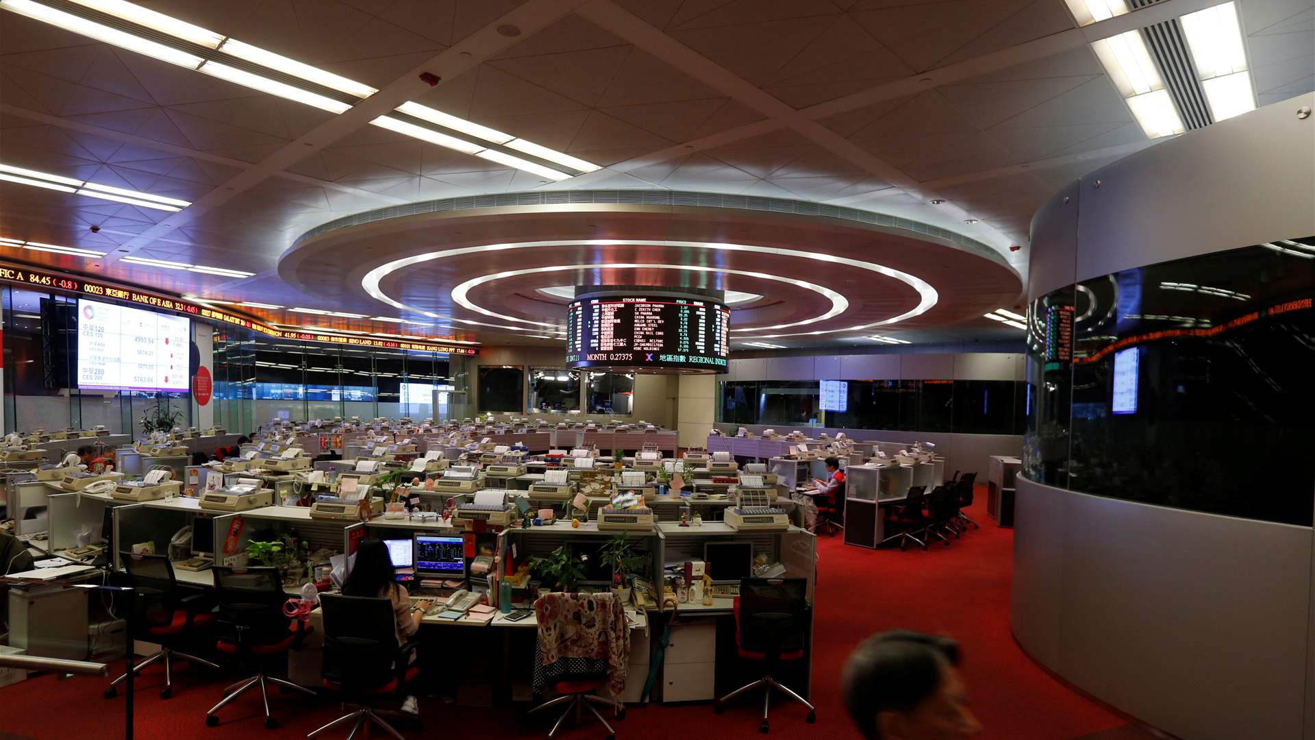 Hong Kong stocks close with another loss