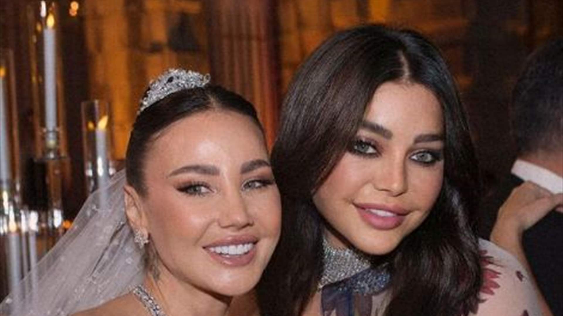 هيفاء وهبي في زفاف غنى عندور.. تشع نجوميّة ولطافة وتواضعاً! (صور)