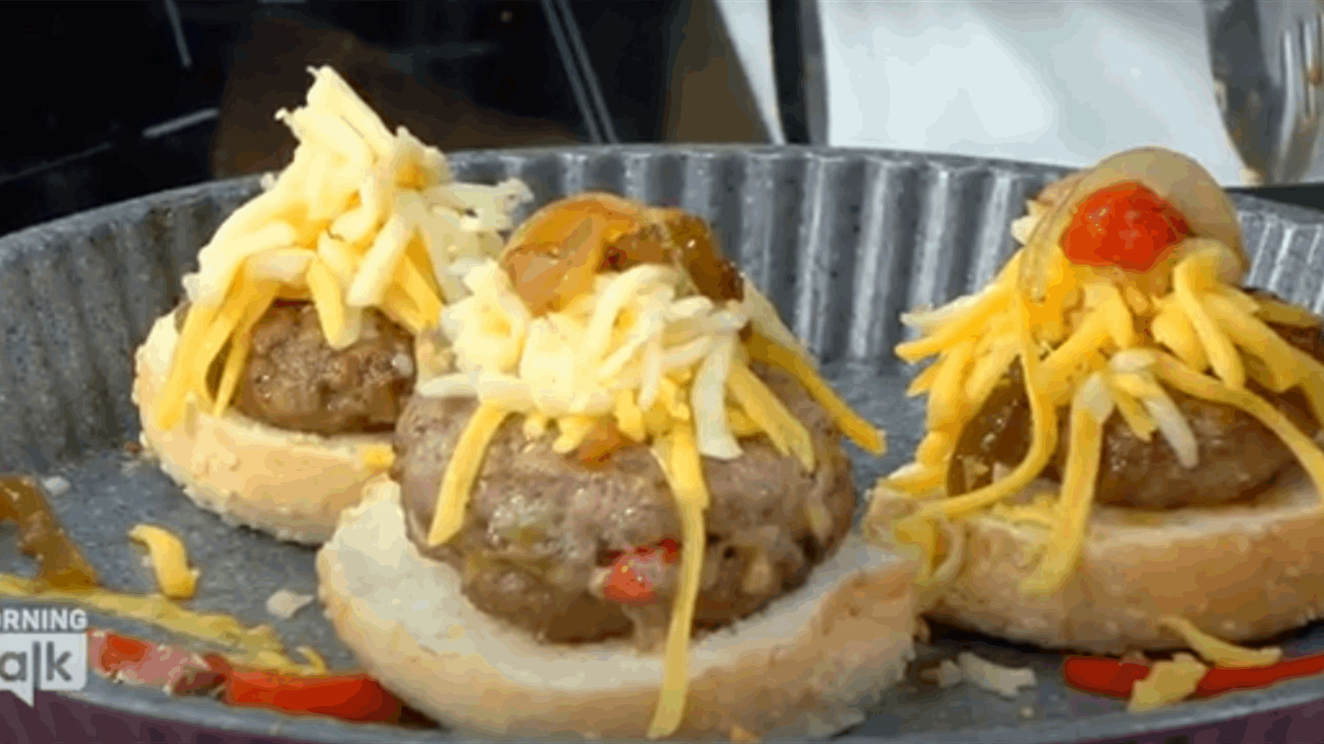 الـ Mexican Burger الشهية... تعلموها على طريقة الشيف فادي زغيب!