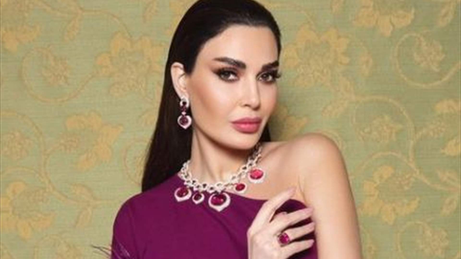 سيرين عبد النور تعود إلى عالم الغناء بـ "هزهزة"