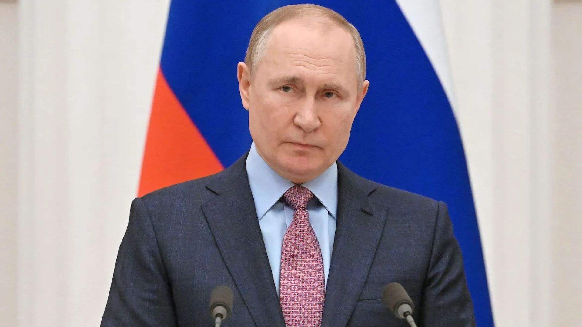 Putin tells troops in Kremlin that they 'de facto stopped civil war'