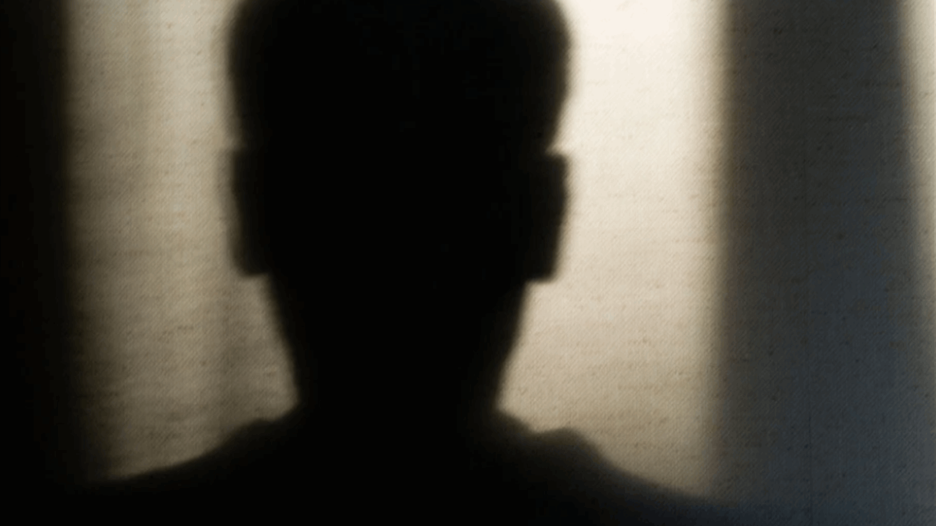 جرّ ضحيته بين الأشجار واغتصبها... قصة طالب لجوء صدمت الرأي العام وهذه التفاصيل!