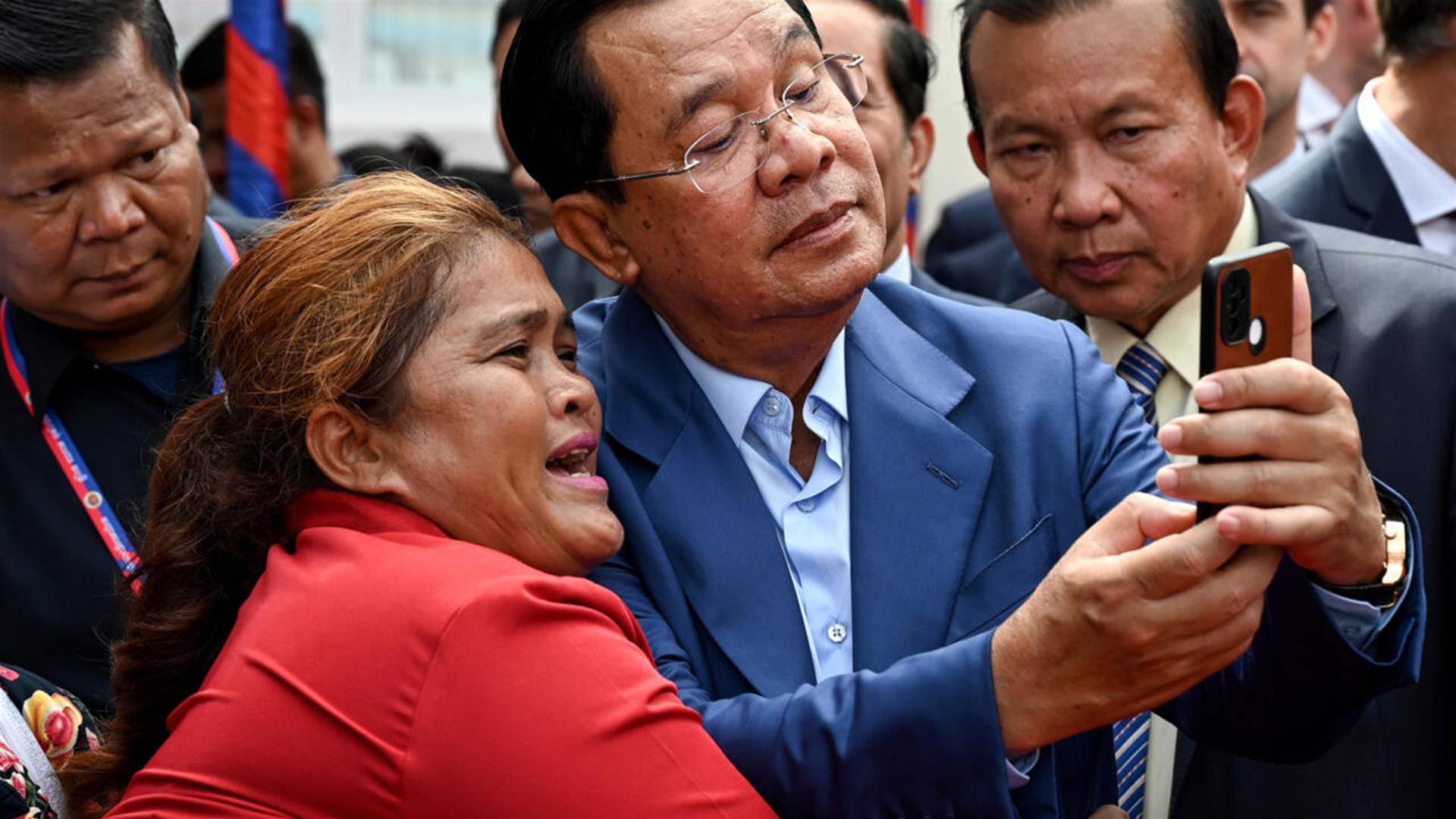 Cambodian PM threatens to block Facebook access