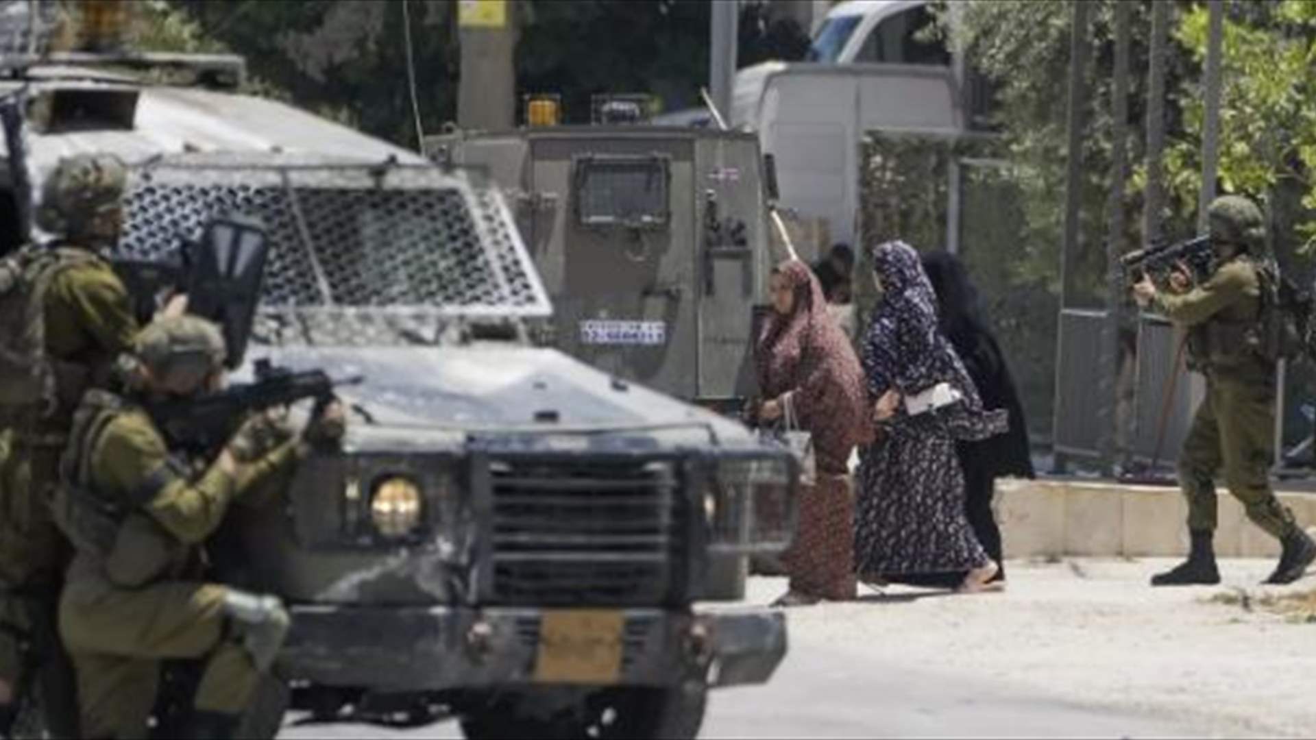 الجيش الإسرائيلي يقتل فلسطينيا في بداية عملية واسعة في الضفة الغربية