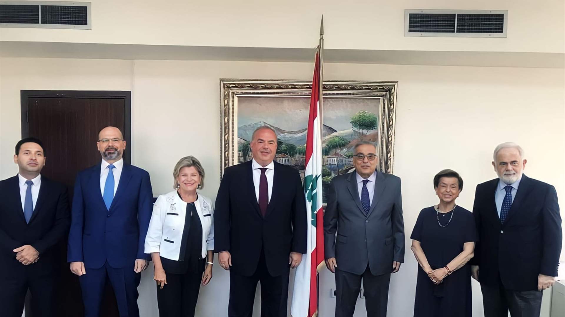 وفد من المؤسسة المارونية للانتشار يزور وزير الخارجية والمغتربين  