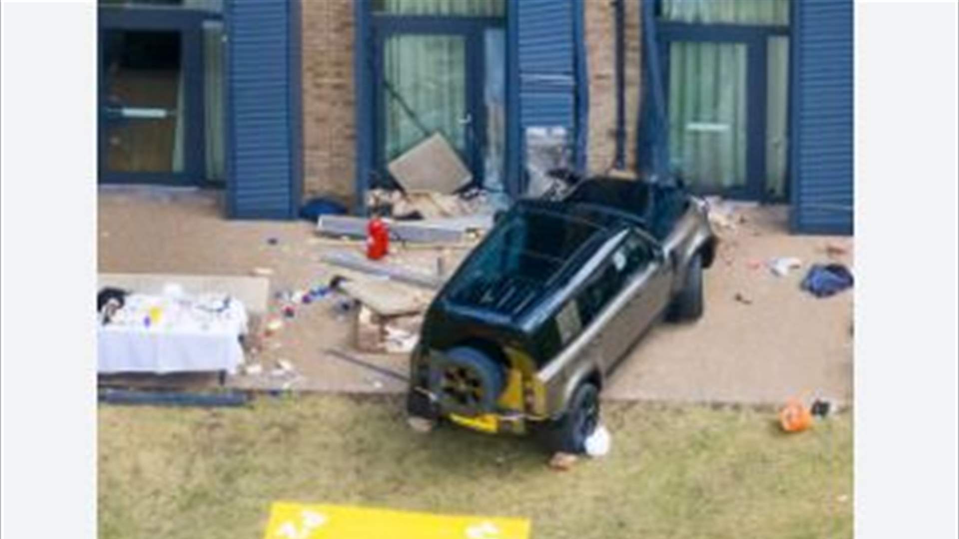 مقتل طفلة وإصابة أطفال آخرين بجروح في اصطدام سيارة بمدرسة ابتدائية في لندن