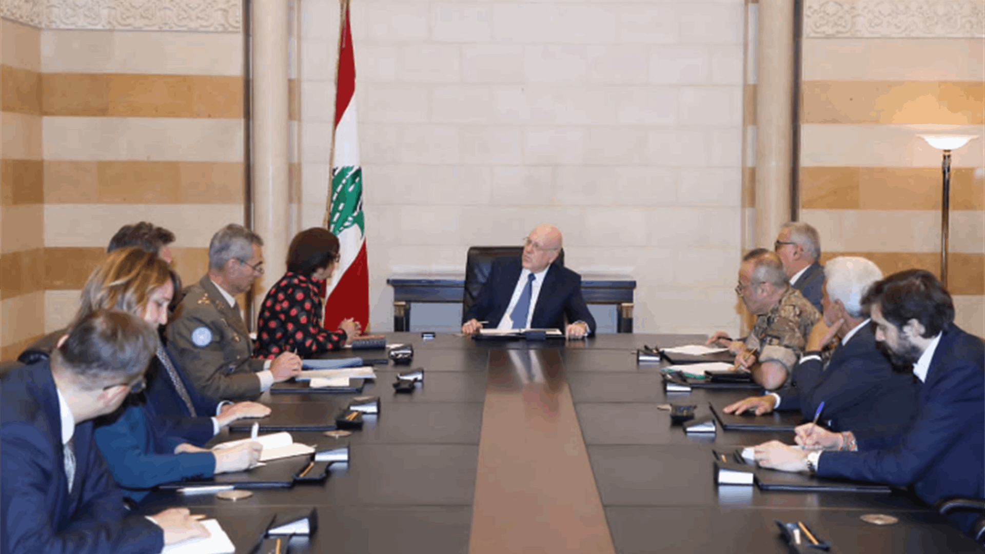 ميقاتي عرض مع فرونتسكا ووفد من "اليونيفيل" بحضور بوحبيب الوضع في الجنوب واكد التزام لبنان القرار 1710
