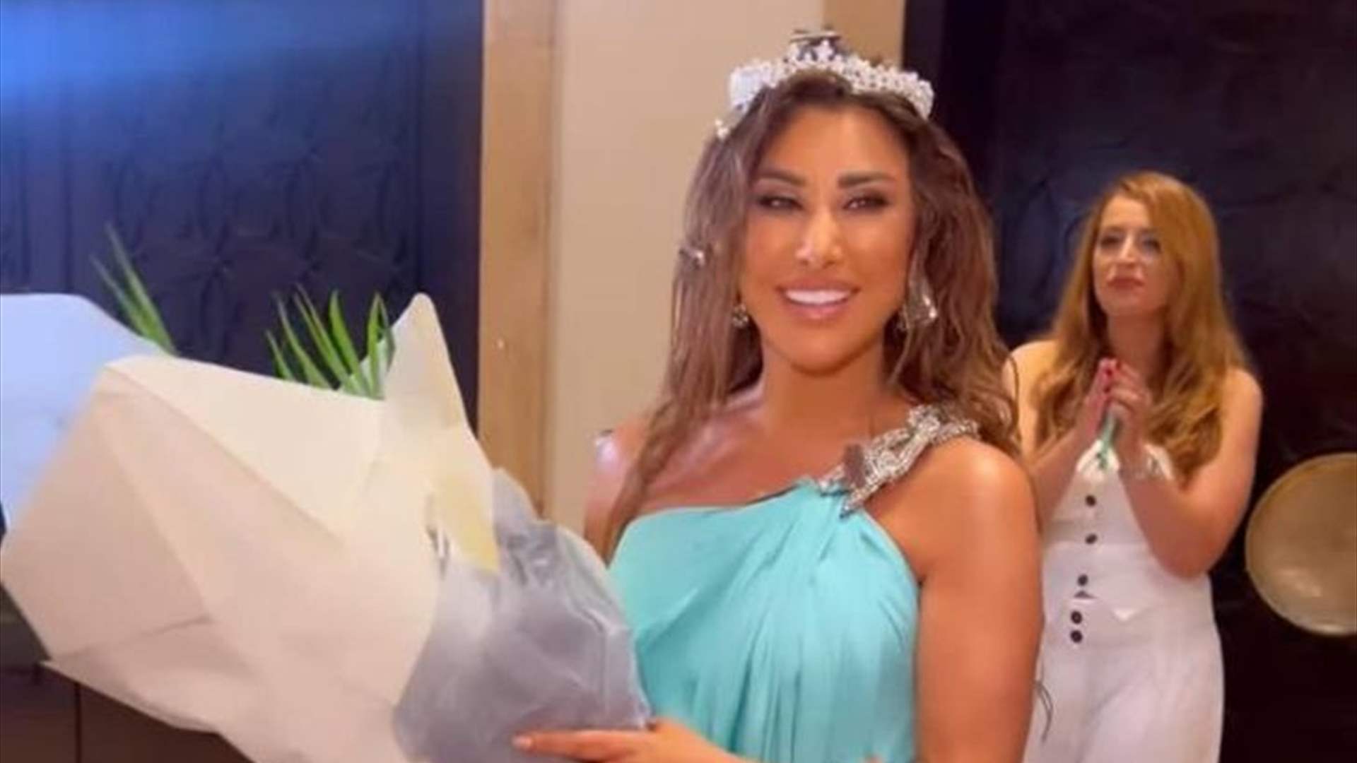 نجوى كرم تتألّق في المغرب... واستقبال استثنائي لها بالزغاريد والورود (فيديو)