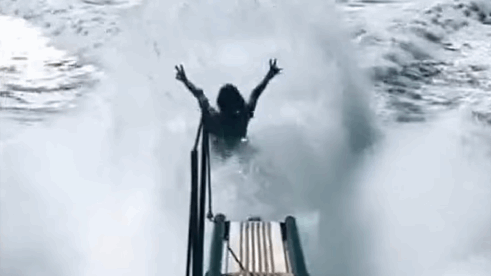 يكسرون أعناقهم بحثاً عن المرح والشهرة... "التحدي القاتل" الجديد على تيك توك يثير الإنتقادات! (فيديو)