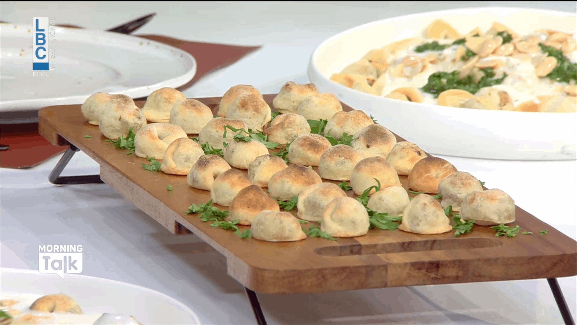 وصفة سريعة ولذيذة مع الشيف فادي زغيب... هكذا أعدّ طبق &quot;شيش برك&quot; (فيديو)