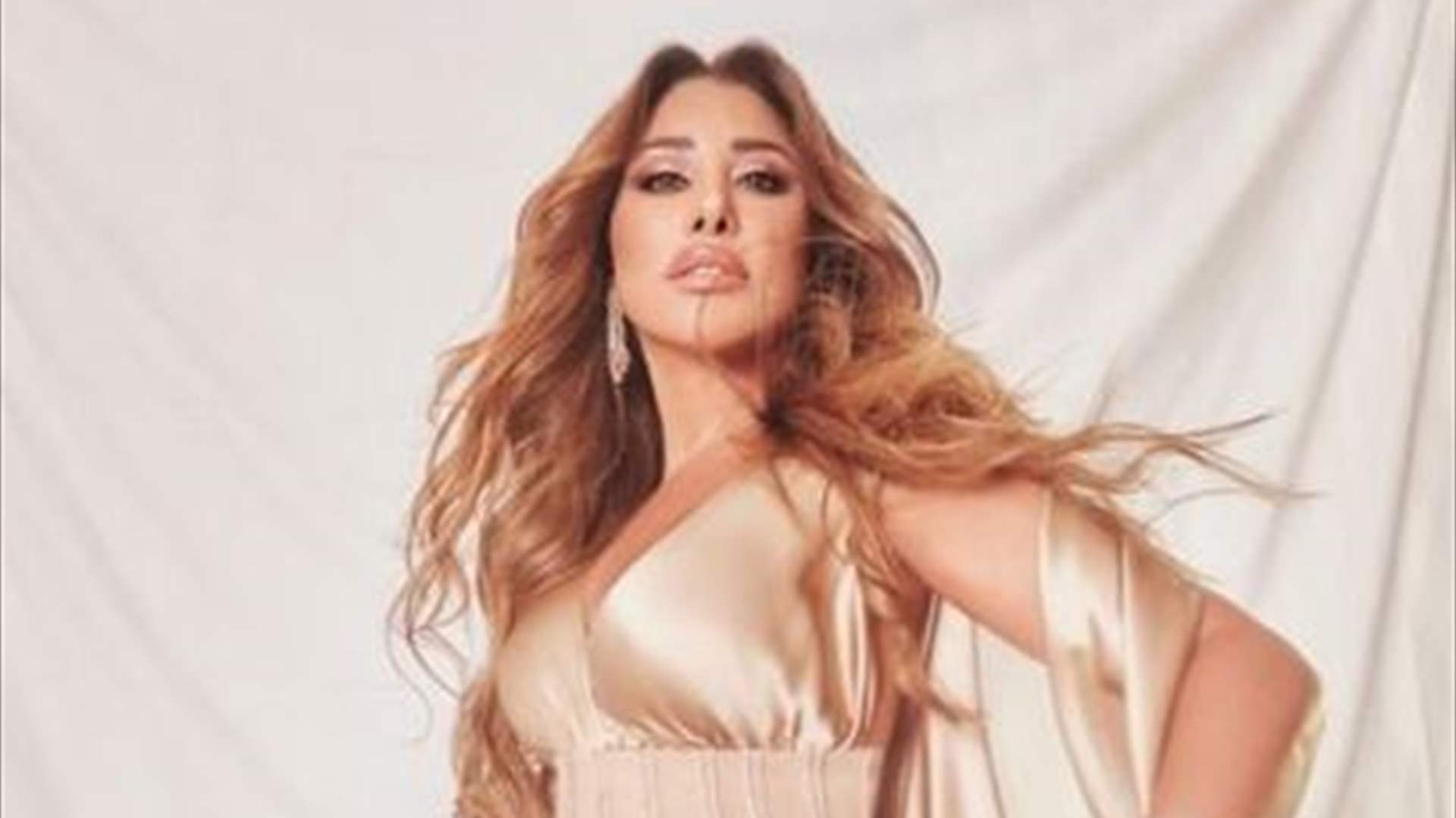 محادثة طريفة بين نجوى كرم ومتابعيها.. ووصفتها للرشاقة: "وقّفي أكل"