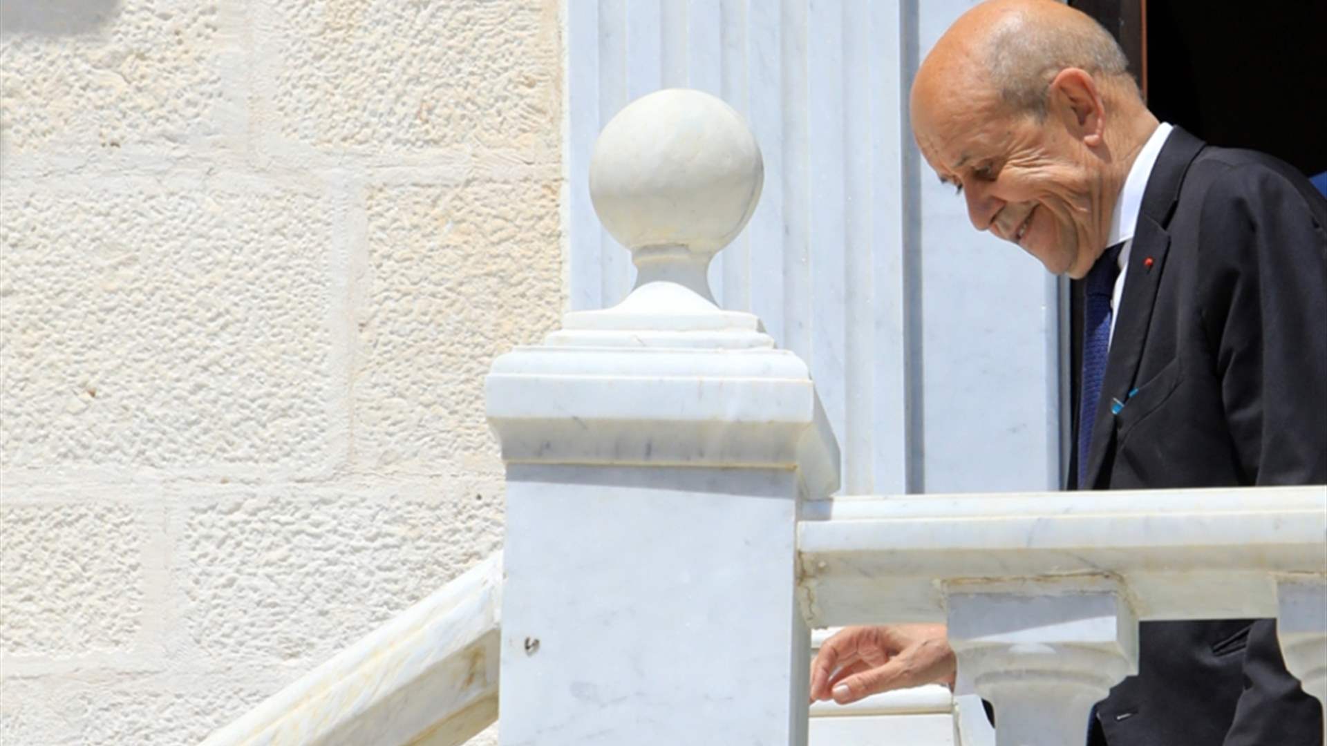 "الستاتيكو" السياسي على حاله.. انتظار لعودة لودريان واتصالات جانبية تتعلّق بالحوار حول الملف الرئاسي (الأخبار)