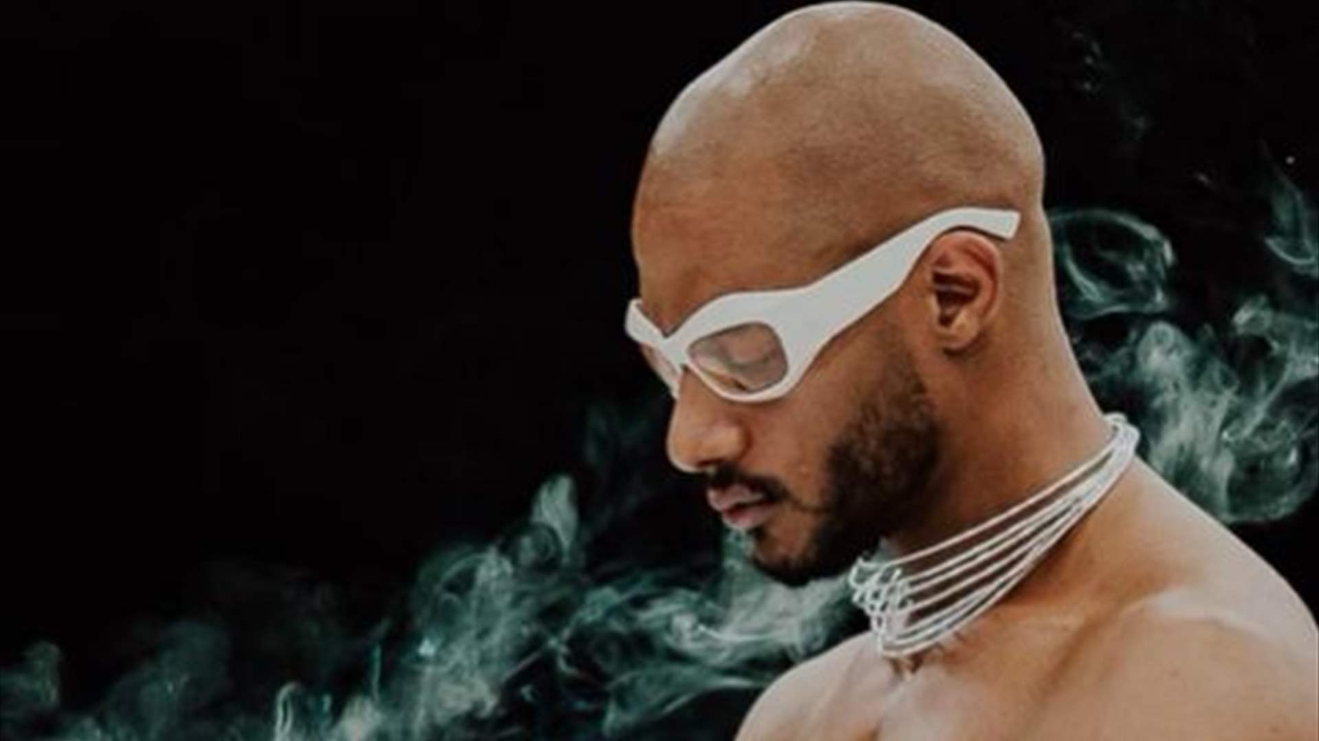 ظهور محمد رمضان في روب النوم يثير جدلاً.. والجمهور: "ملابس نسائيّة"