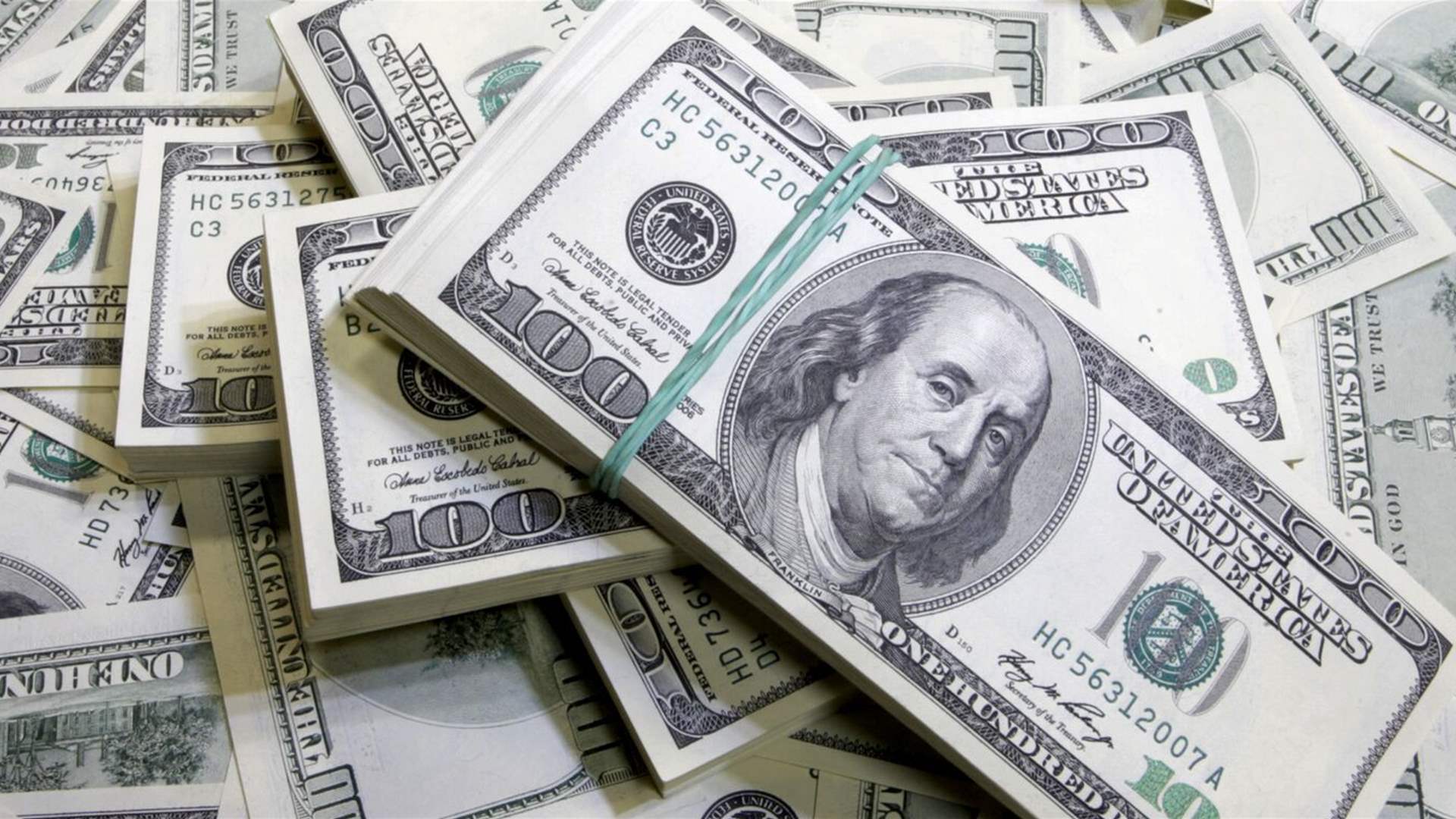 المودع الذي اقتحم بنك الموارد في انطلياس استولى على ٥١ ألف دولار وليس على ١٥ ألف دولار