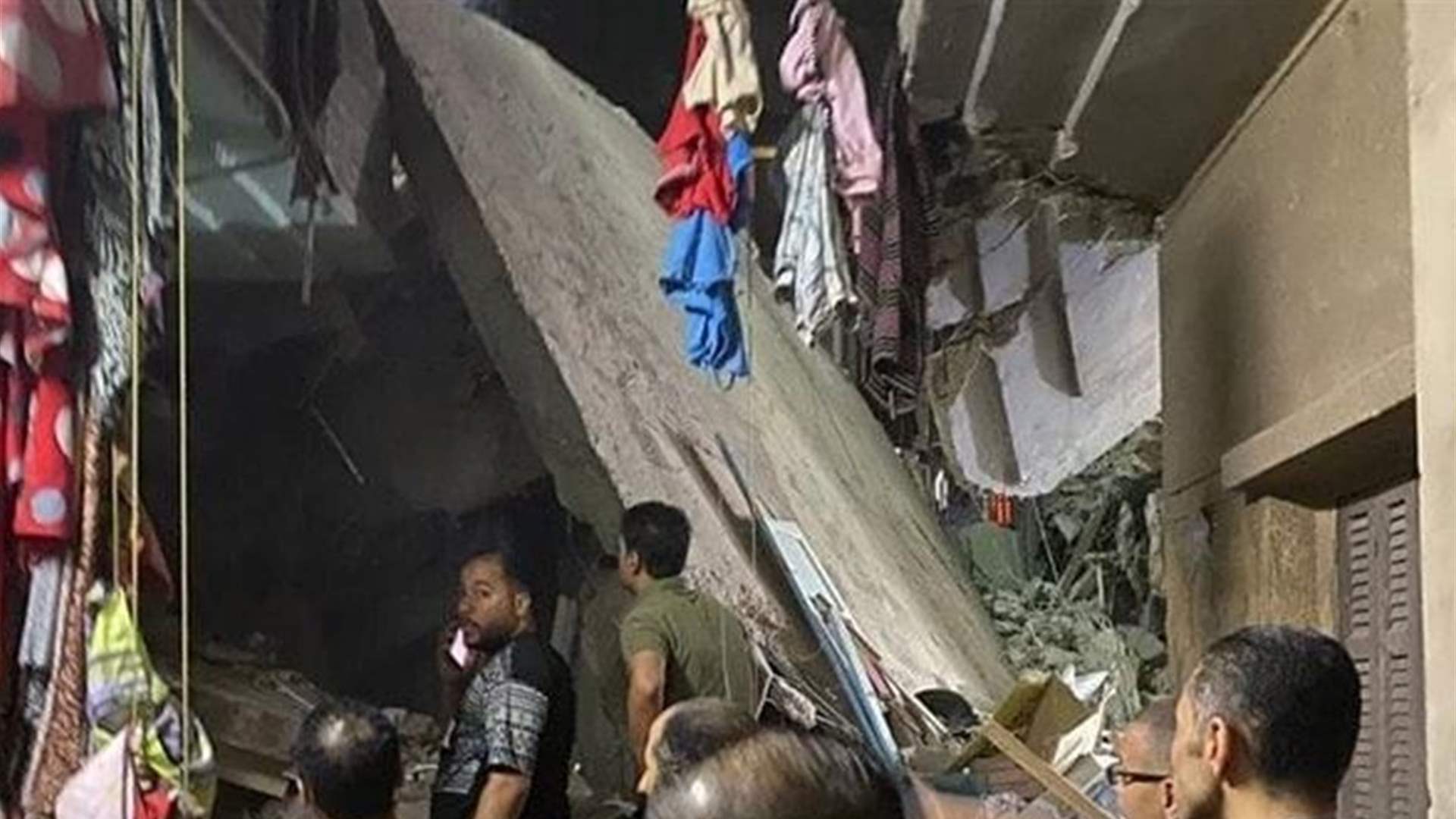 ثمانية قتلى بانهيار مبنى سكني في القاهرة