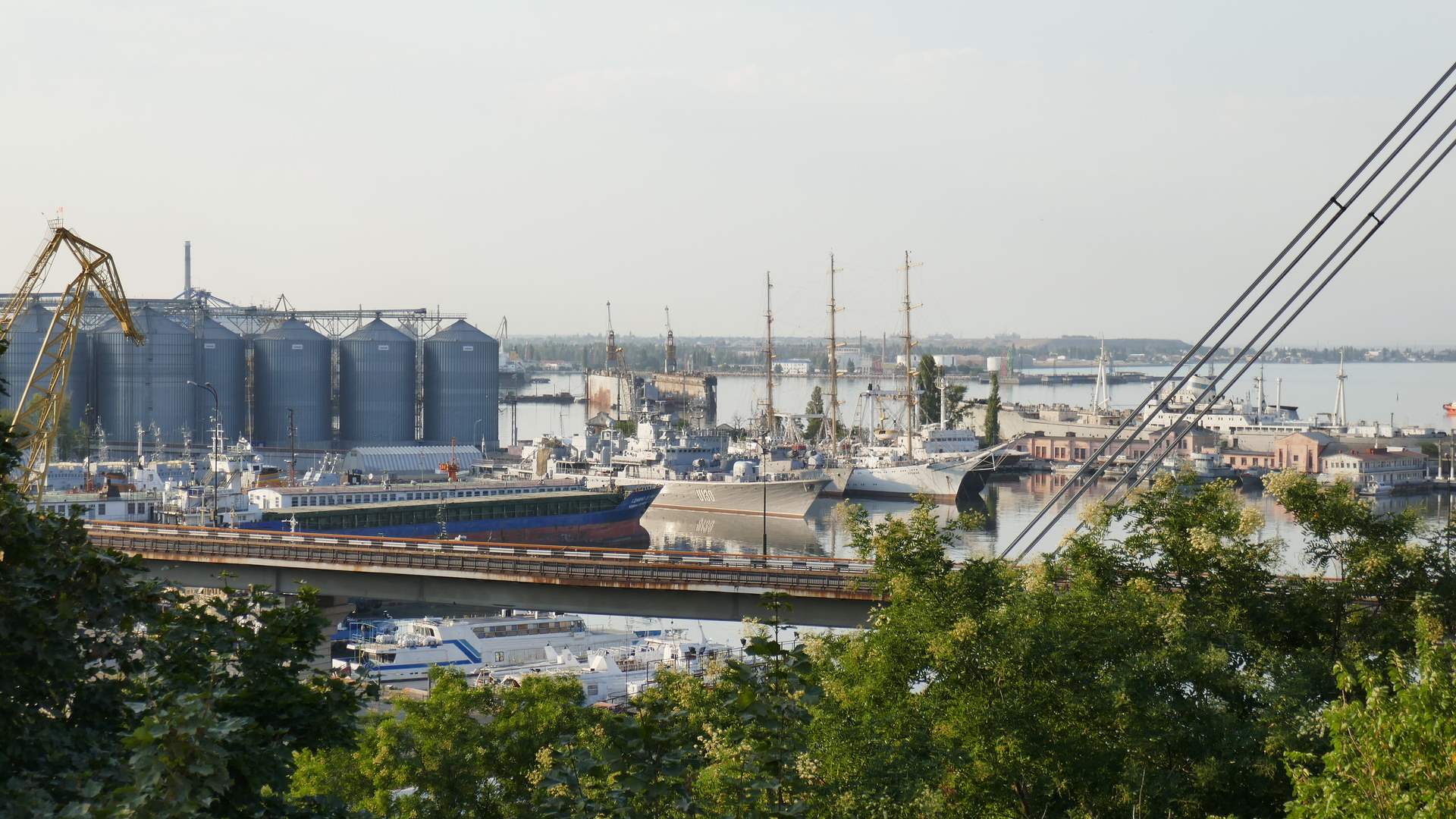 Ukraine declares "port facilities" damaged by rocket attack on Odessa