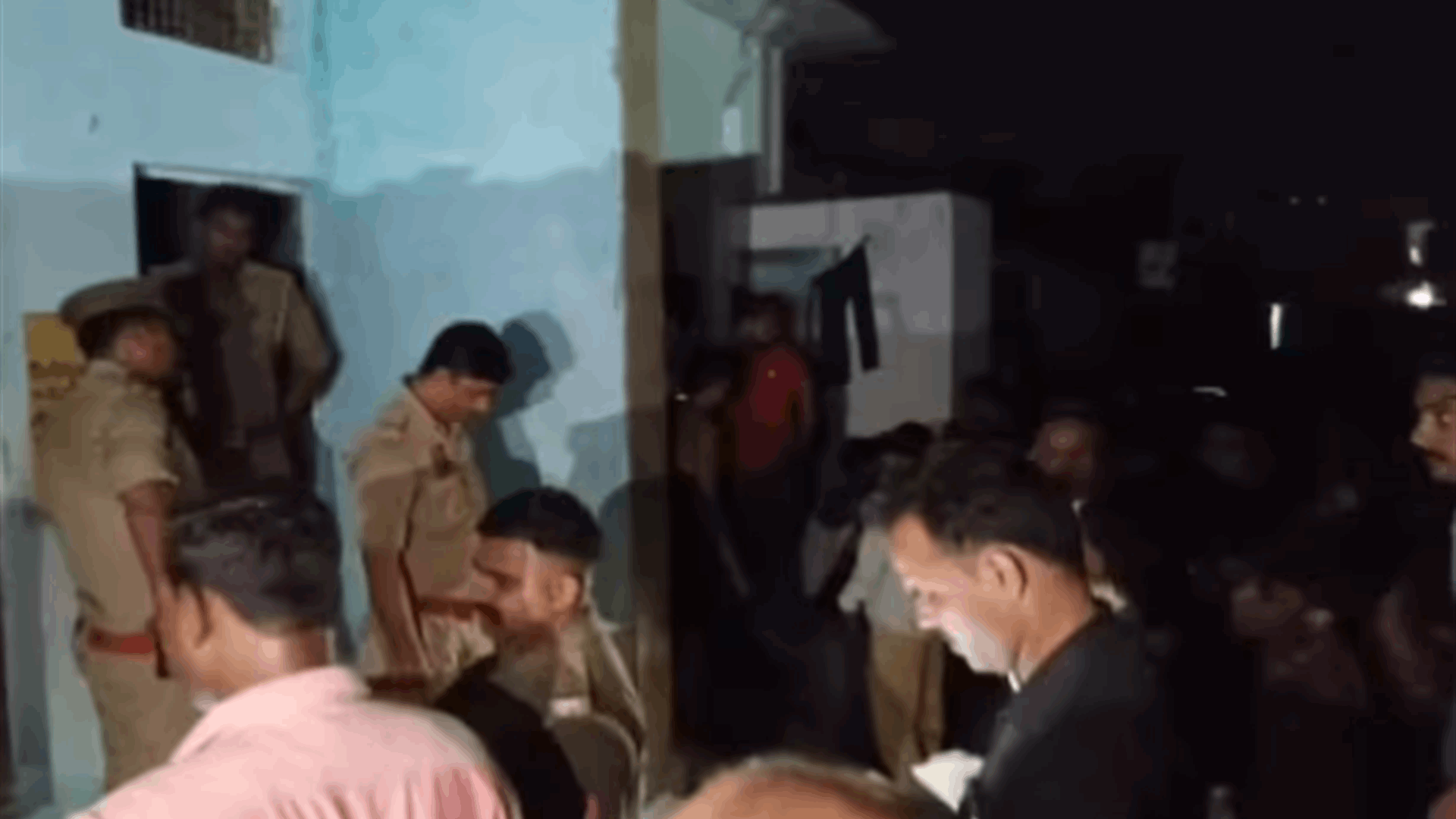 ضرب زوجته وابنتيه بالحجارة حتى قتلهم...  جريمة مروعة مرتكبها مدمن على المخدرات والكحول!
