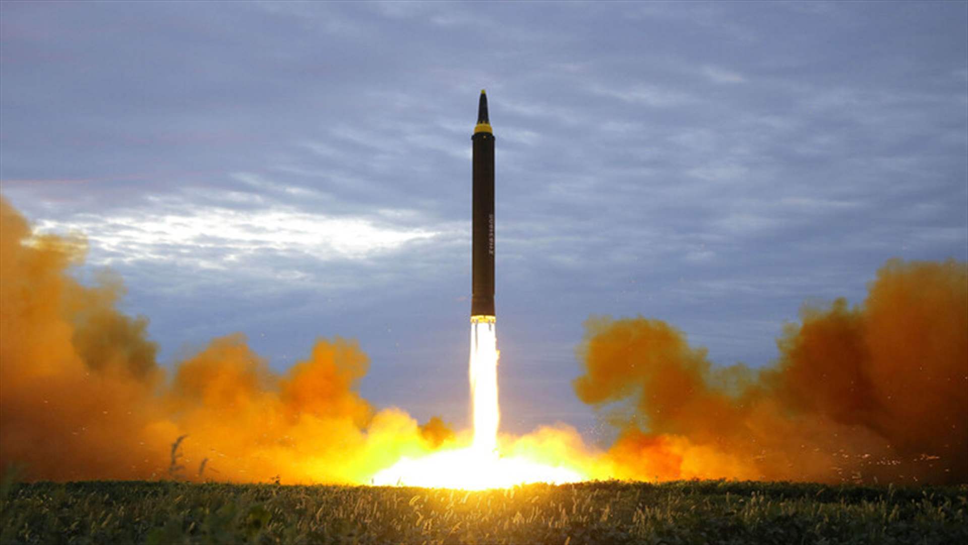 كوريا الشمالية تطلق صاروخين بالستيين سقطا في البحر