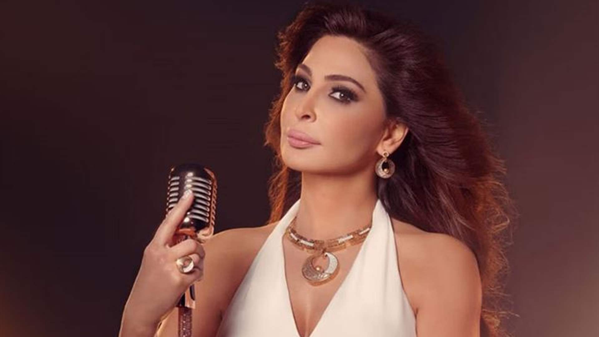 إليسا تتمايل على الـ Beat.. وتتعثّر في فيديو عفوي!