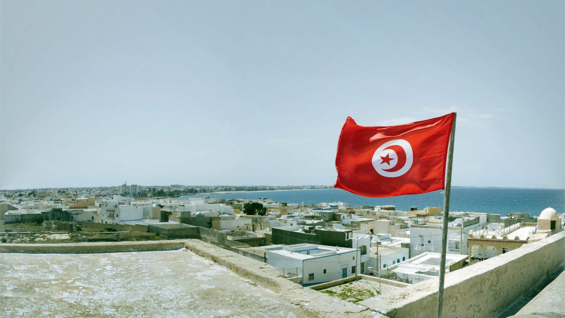 Young Tunisian man set himself on fire 