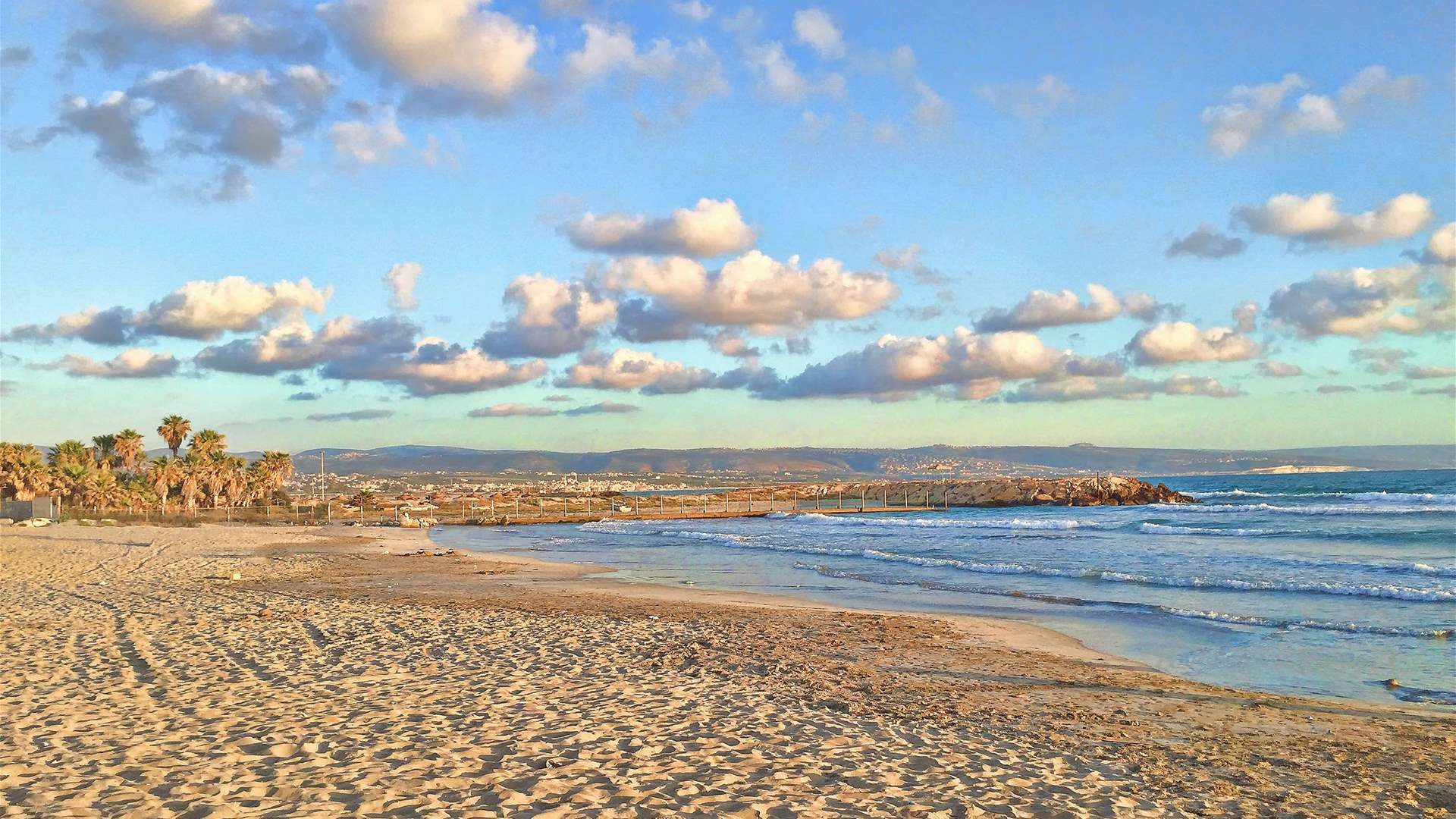 Surprise at Tyre Beach: Iron columns spark worries among visitors