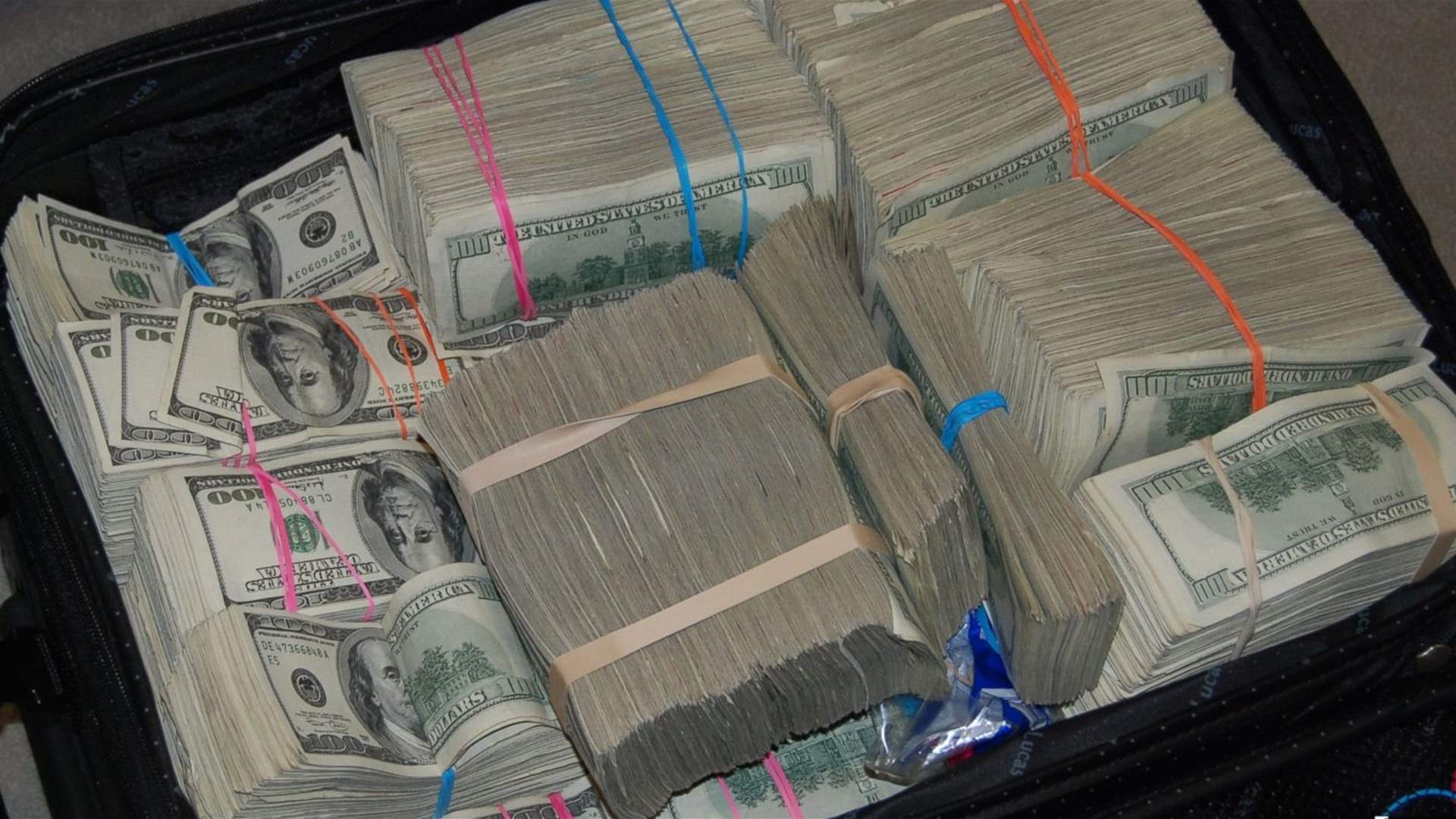 سرقوا بقيمة 3 ملايين دولار ثم تباهوا بالمسروقات على إنستغرام... القبض على مجموعة من اللصوص بطريقة غريبة! (صور)