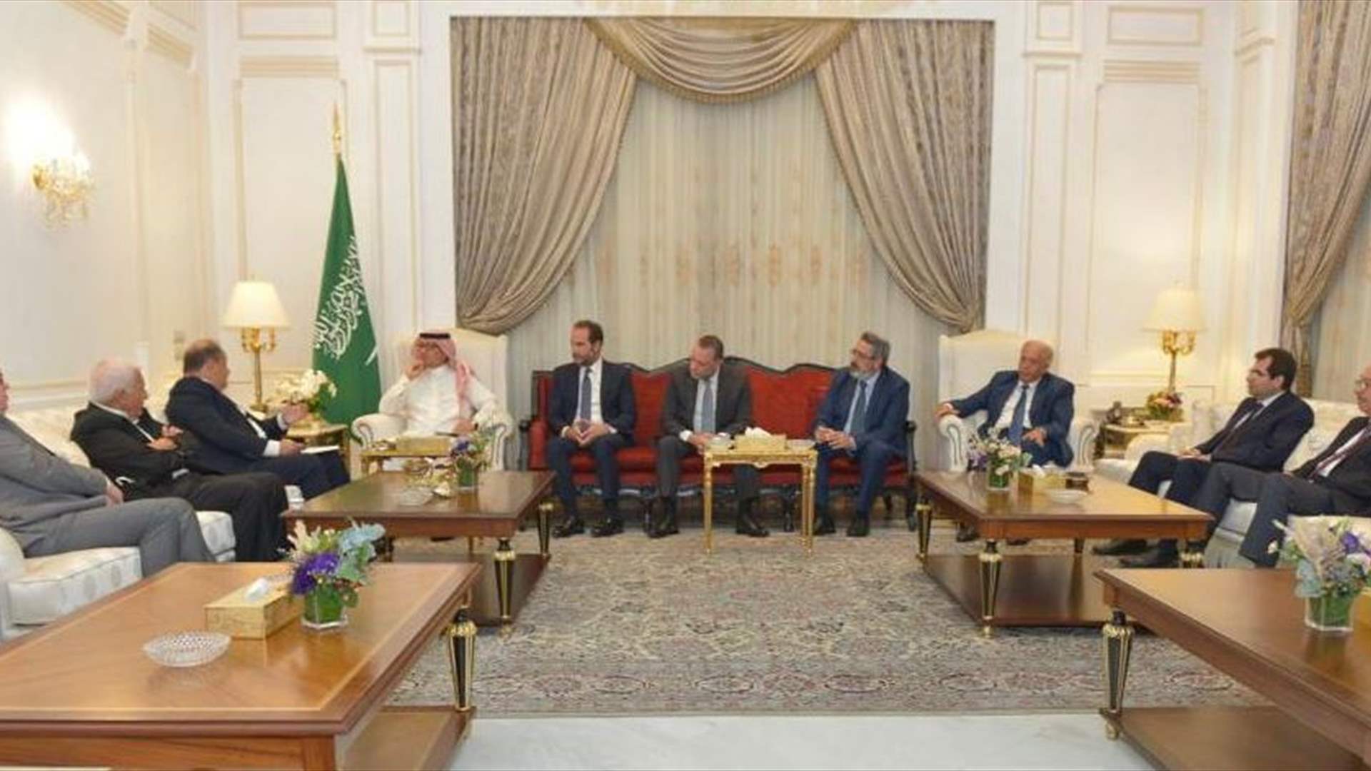 البخاري في لقاء التجدد للوطن: المملكة أمّنت مظلات دولية للبنان ولا تفرط بسلامة مواطنيها