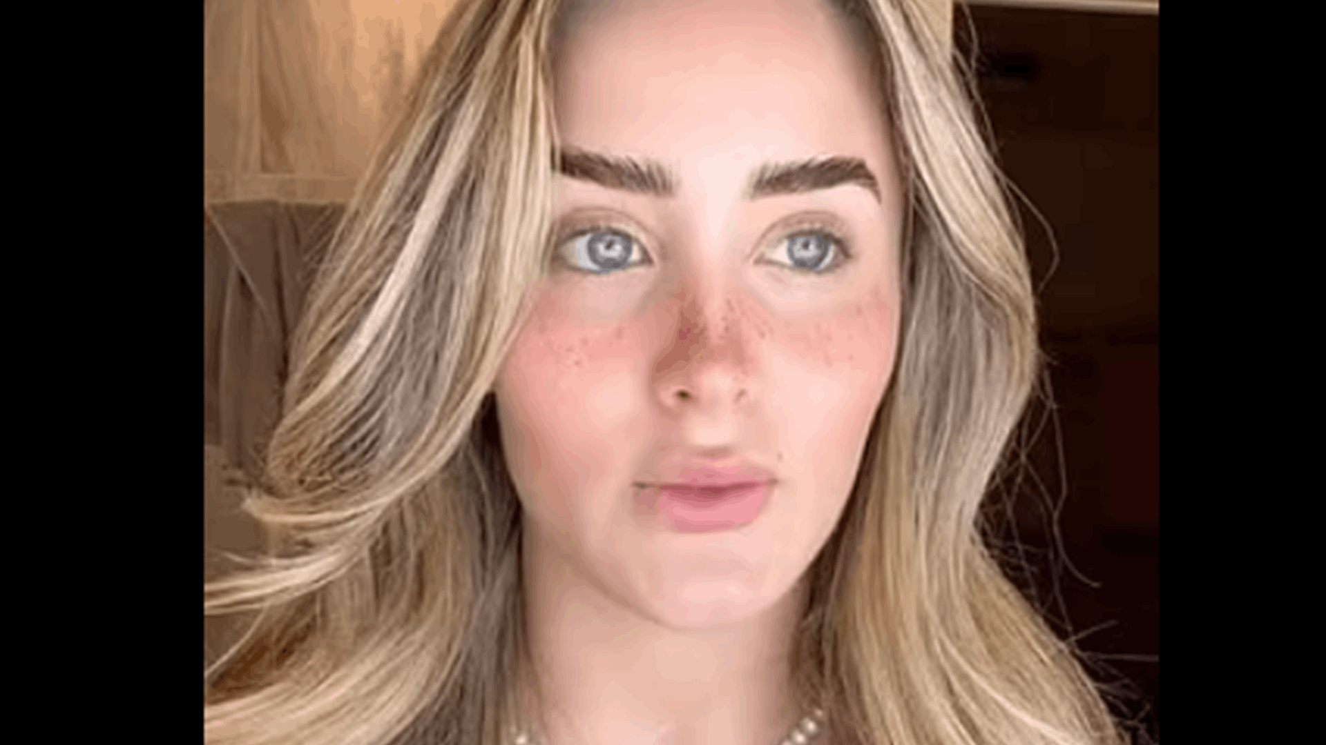 اكتشفت خيانة حبيبها لها بمساعدة الذكاء الاصطناعي... "العبقرية" كشفت خطتها عبر تيكتوك بعد أن خدعت صديقه! (فيديو)