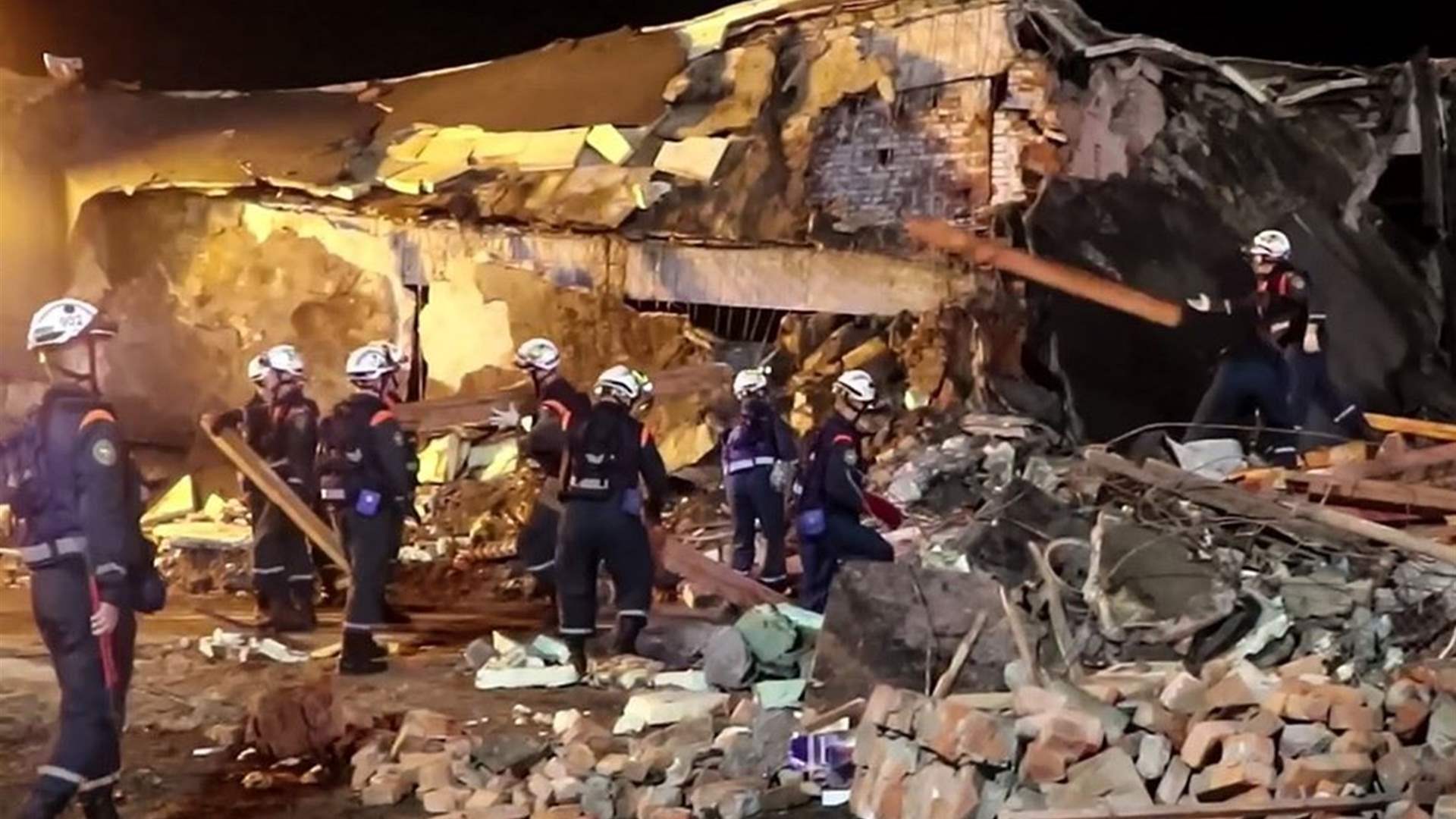 12 شخصا على الأقل في عداد المفقودين بعد انفجار في مستودع روسي