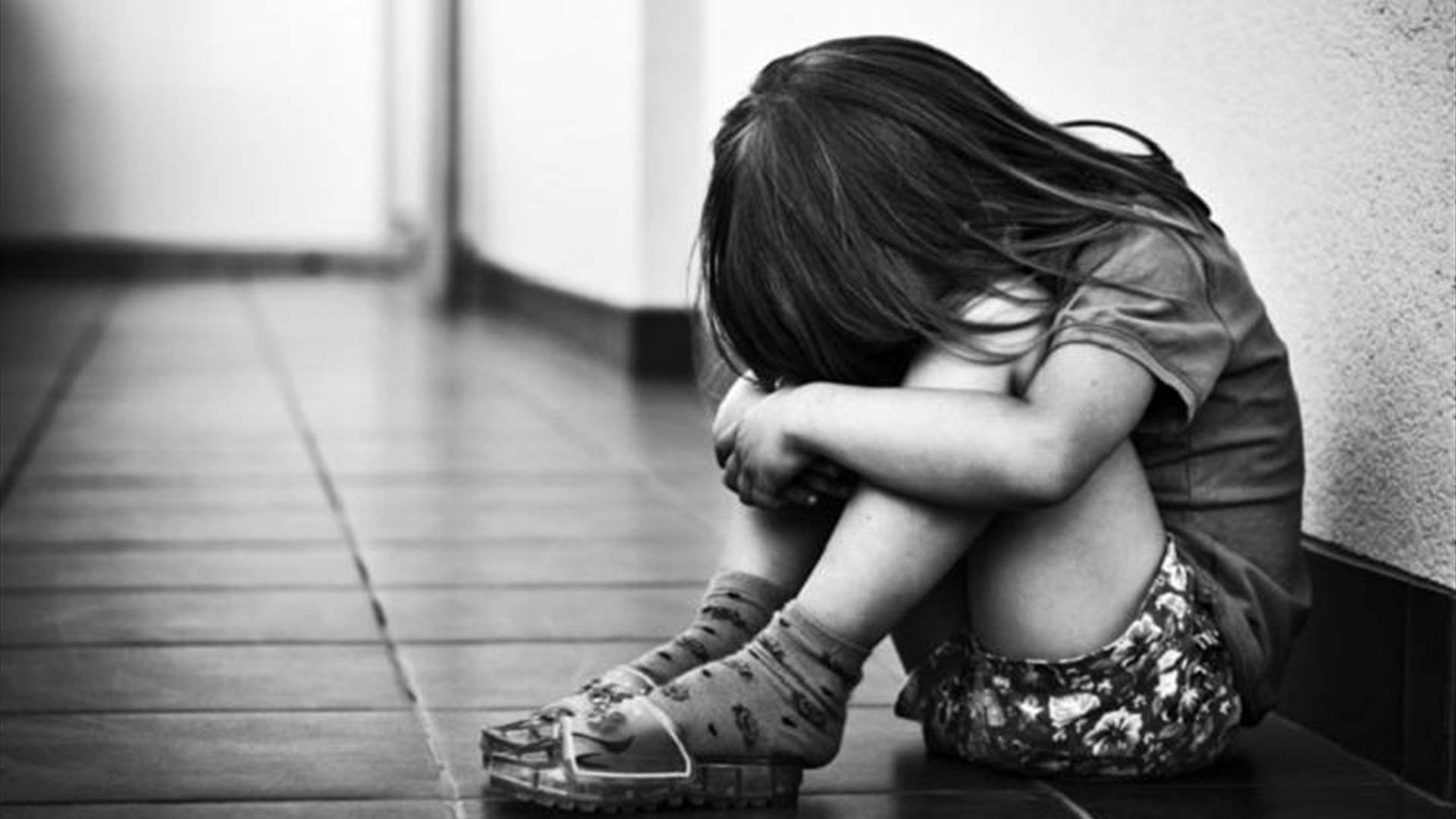 اغتصبها زوج والدتها وحملت منه... ابنة الـ11 عاما تُحرم من الإجهاض والسلطات تطلق سراح المغتصب في هذا البلد! 