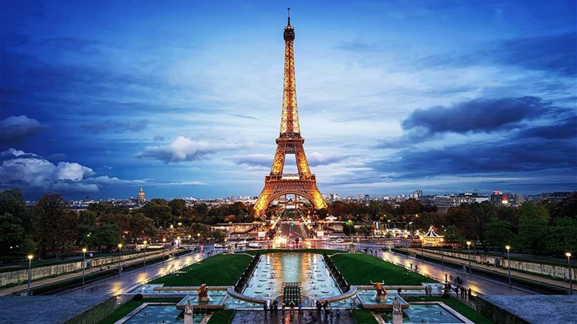 إخلاء برج إيفل في وسط باريس إثر إنذار أمني