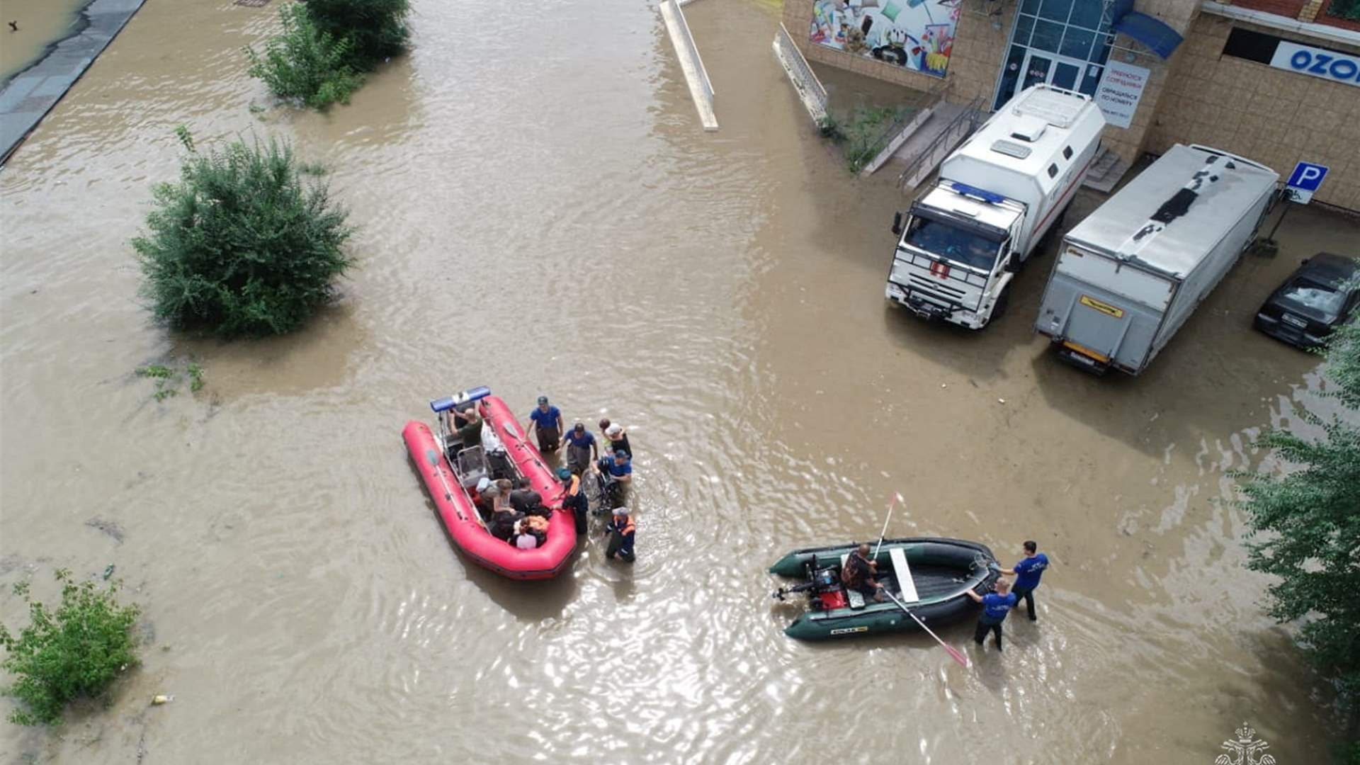 Russia evacuates two thousand people due to floods in eastern regions 