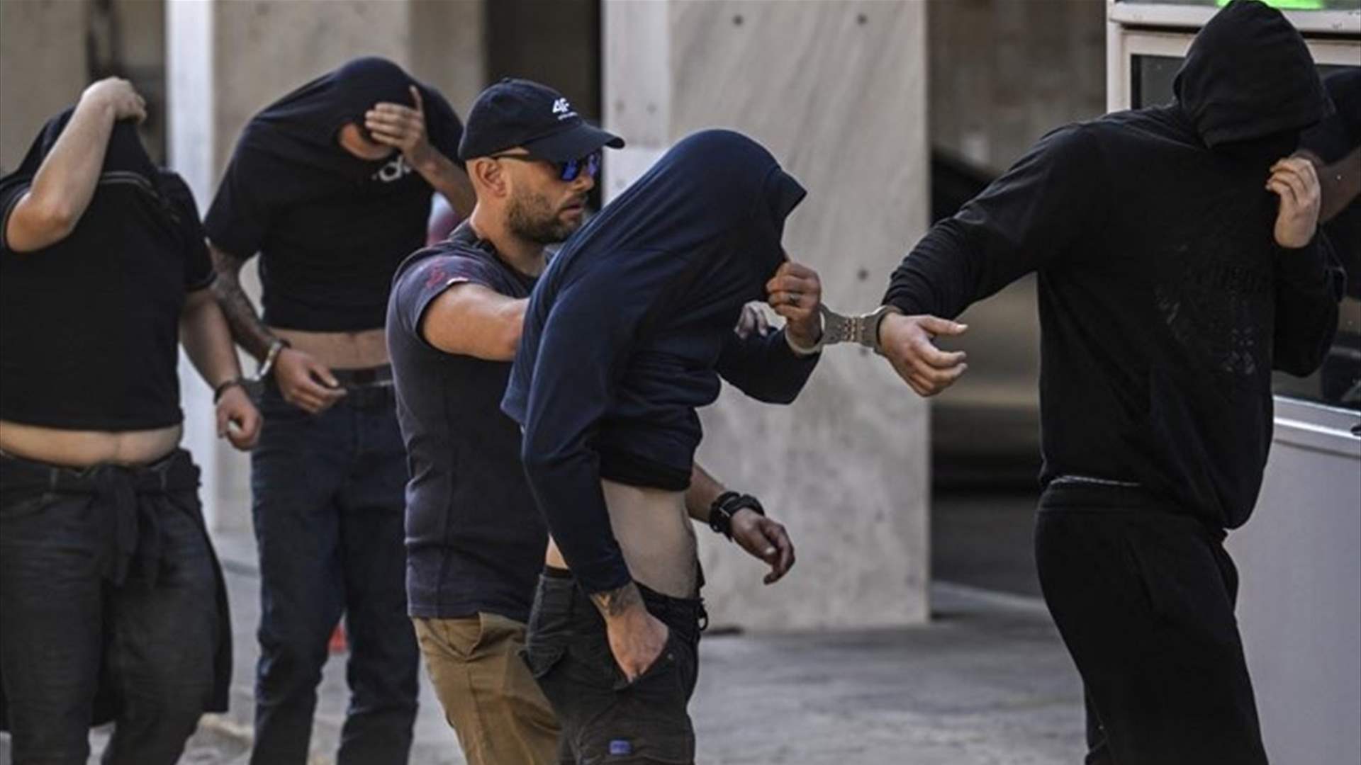 ارتفاع عدد المتهمين في قضية مقتل مشجّع كرة قدم قرب أثينا إلى 105