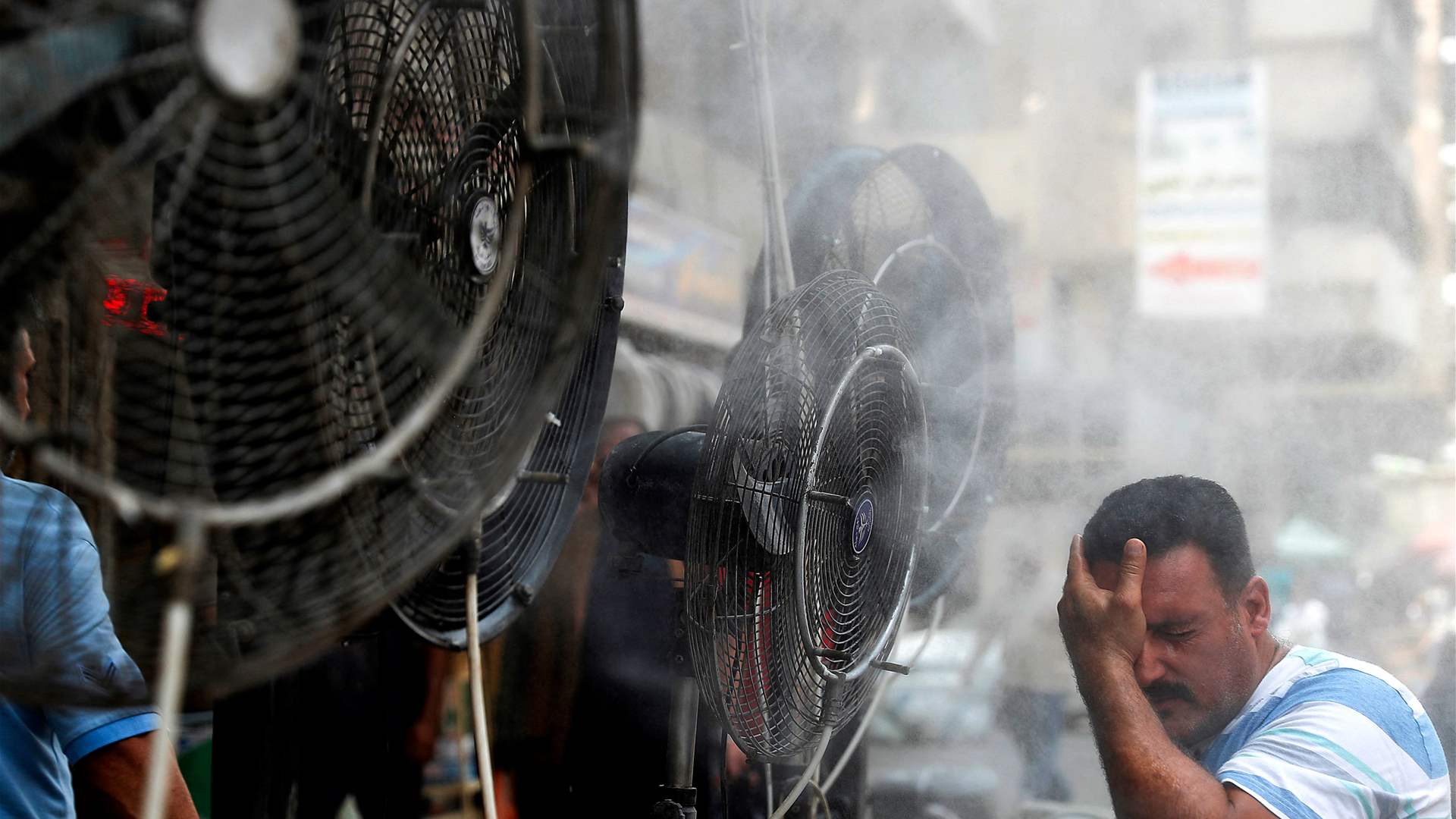 Iraq experiences heatwave with 50 degrees in Baghdad