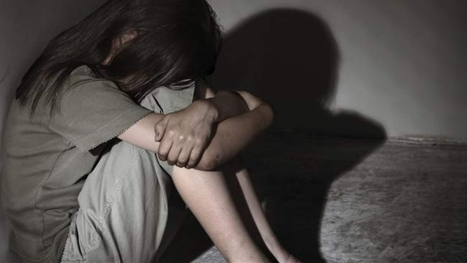 مُنعت من الإجهاض... طفلة تُجبر على الولادة بعد تعرضها للاغتصاب ووالدتها تكشف: "لم تكن تعلم كيفية انجاب الاطفال"!