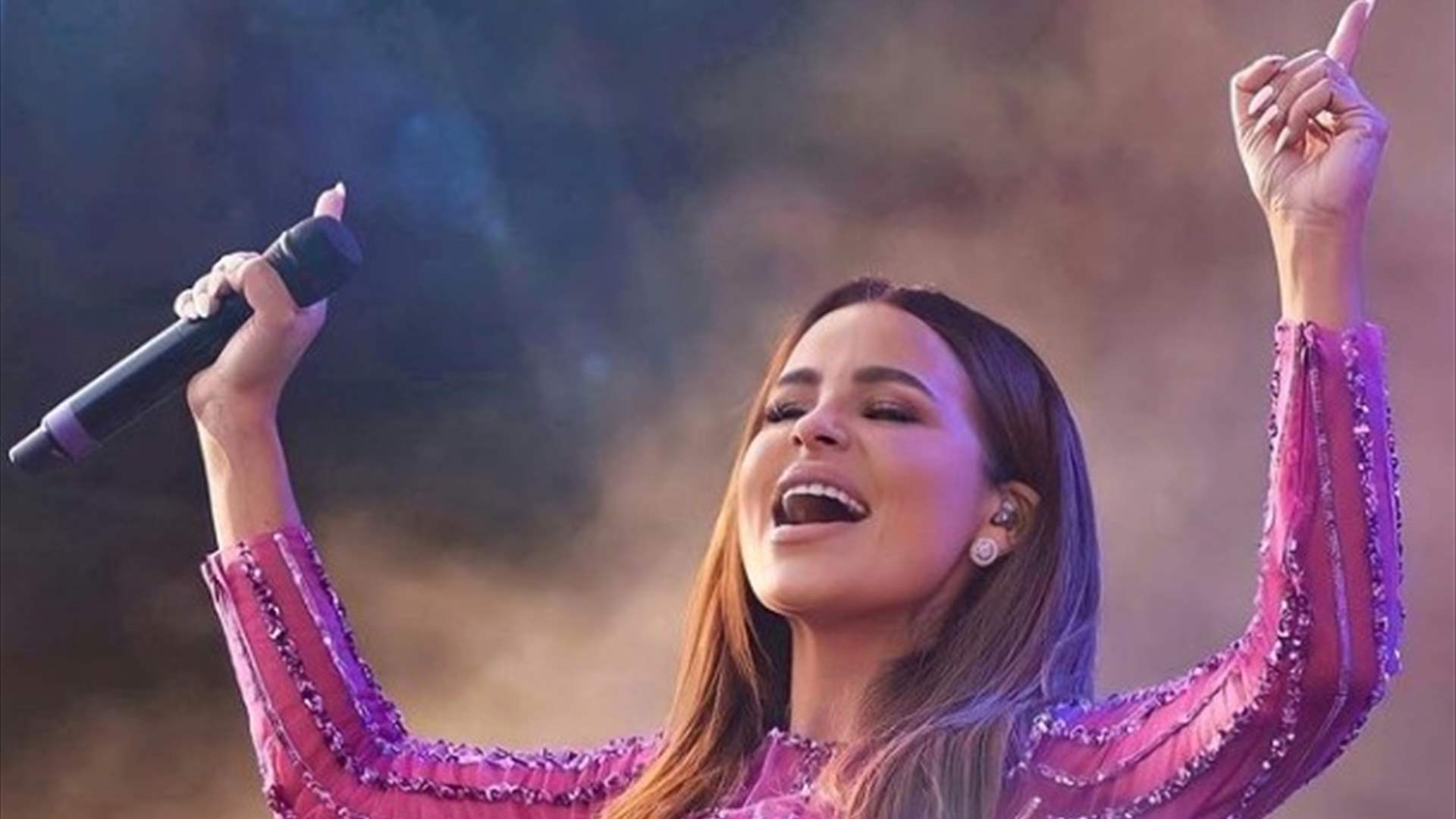 20 ألف شخص يغنّون مع كارول سماحة في مشهدٍ تقشعر له الأبدان! (فيديو) 