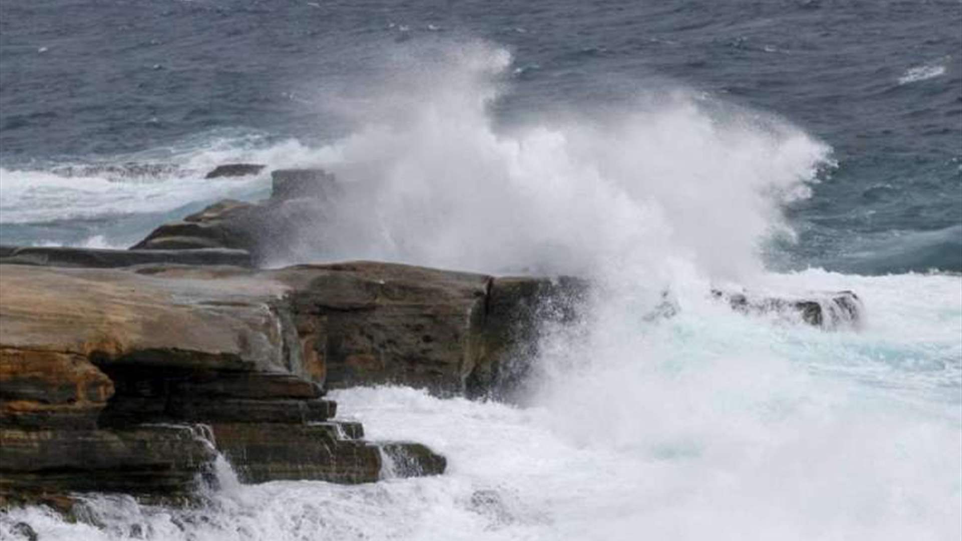عاصفة لان المدارية تضرب غرب اليابان مصحوبة برياح عاتية وأمطار غزيرة